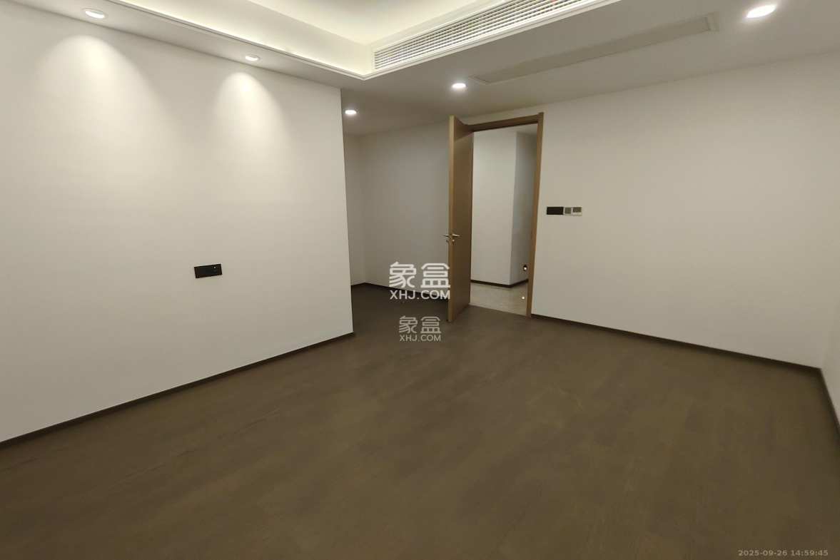 德奥上河城章 4室2厅2卫 3900.0元/月 德奥上河城章 4室2厅2卫 3900.0元/月室内图