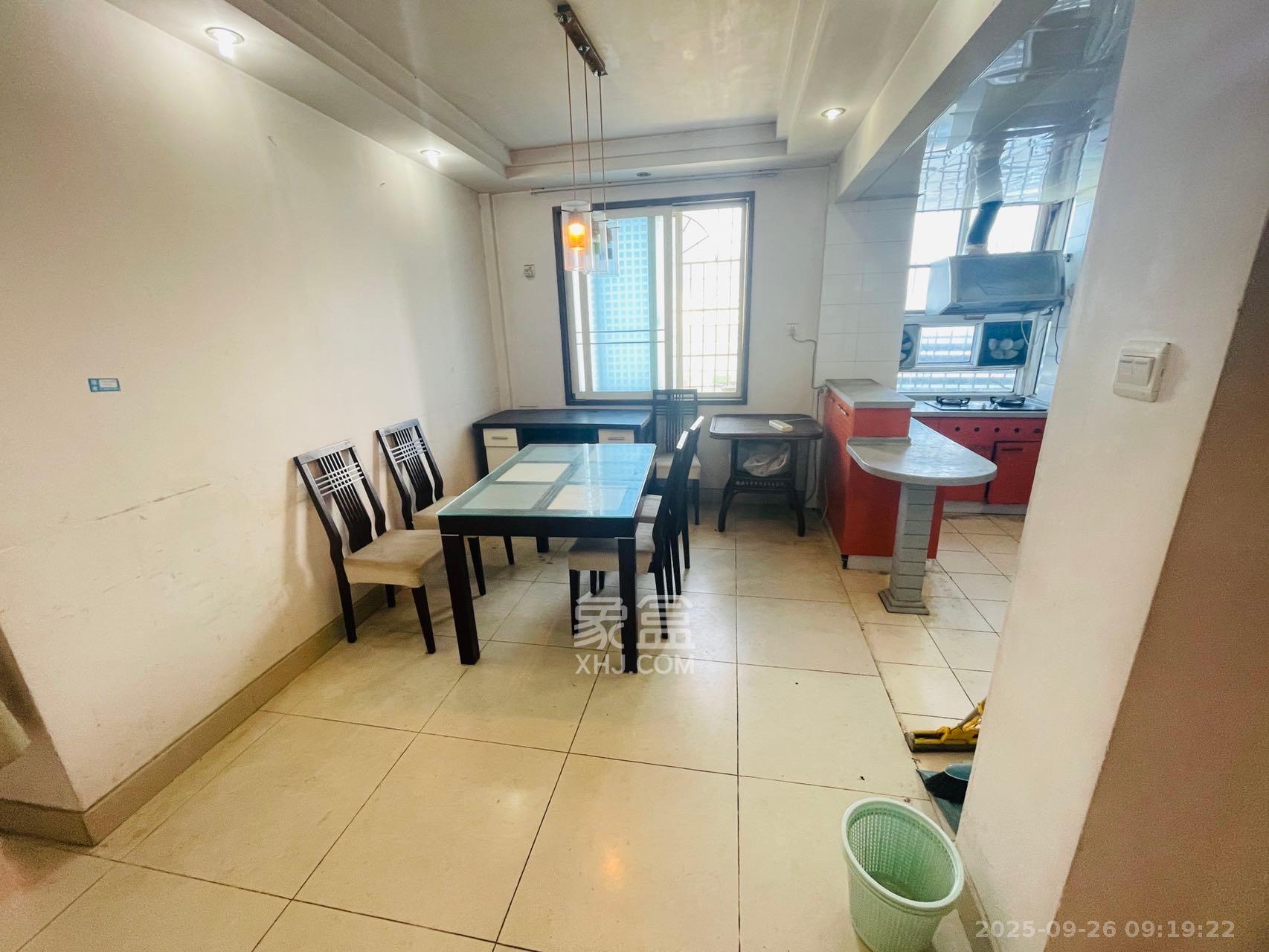 楚湘公寓 3室2厅1卫 2200.0元/月 楚湘公寓 3室2厅1卫 2200.0元/月室内图