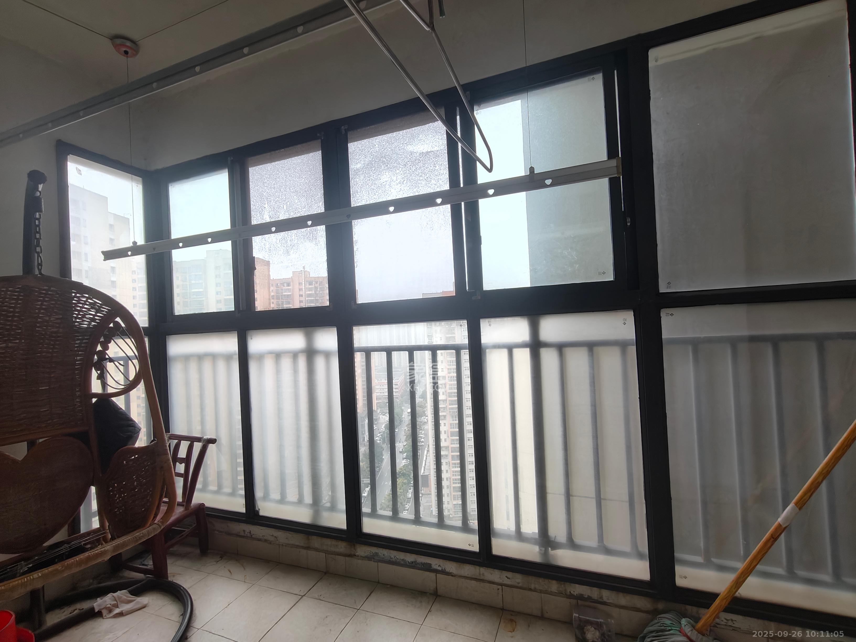 万科城市花园 3室2厅2卫 2400.0元/月 万科城市花园 3室2厅2卫 2400.0元/月室内图