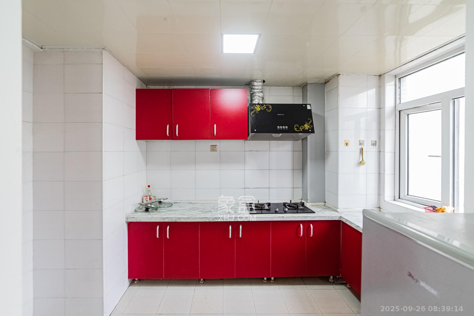 万国城(当代满庭春MOMA)一期 3室2厅2卫 92.0万 万国城(当代满庭春MOMA)一期 3室2厅2卫 92.0万厨房