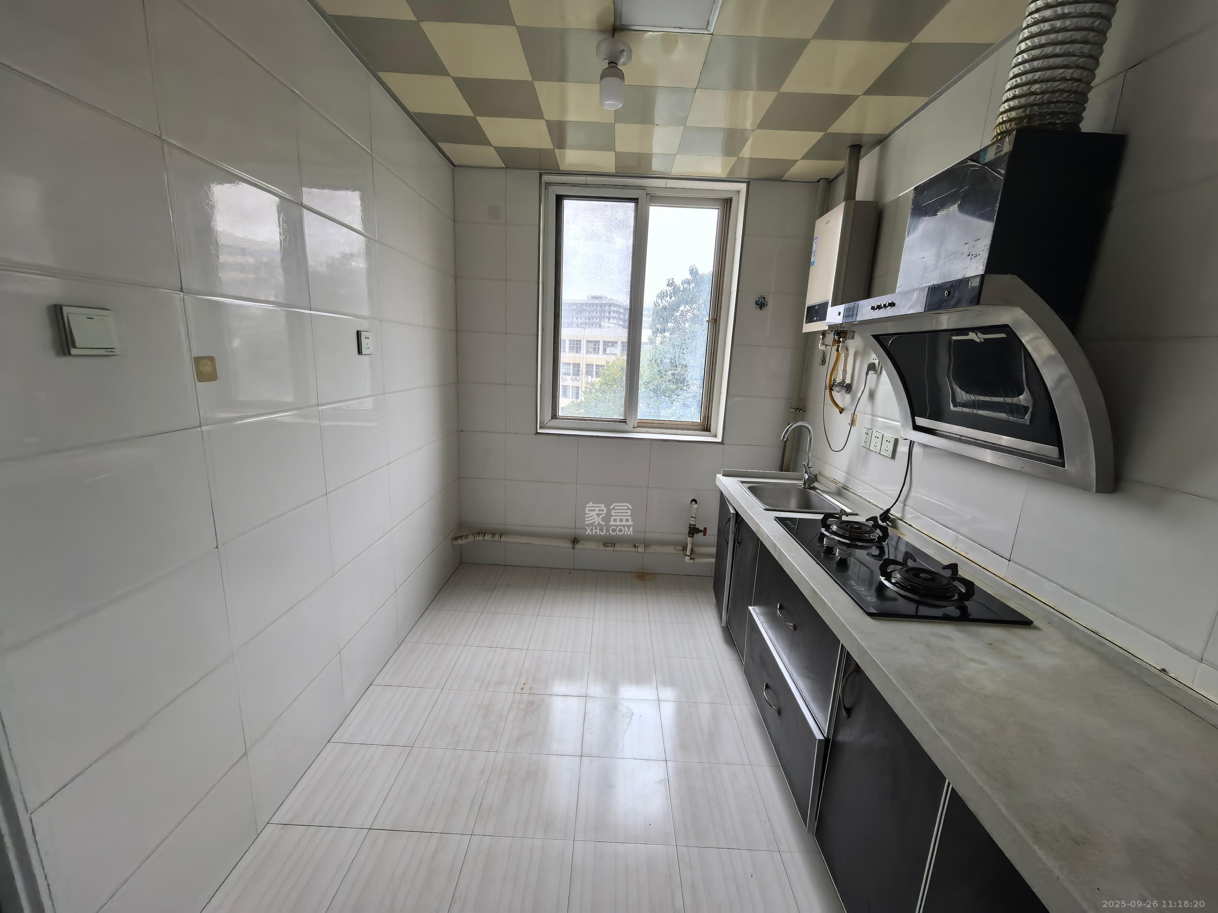 万鑫嘉园（万鑫阳光嘉园）  3室2厅2卫    1800.0元/月室内图