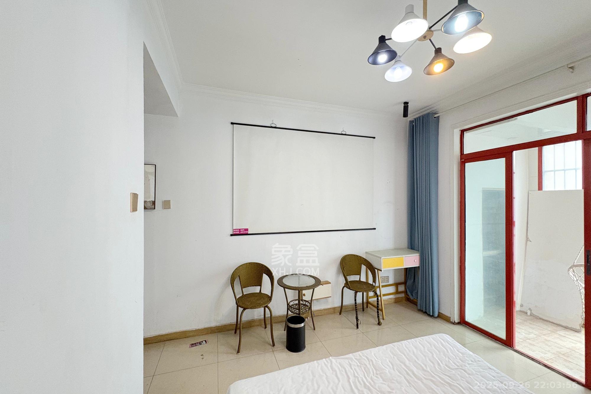 青和上座(上味舫大厦) 1室1厅1卫 32.0万 青和上座(上味舫大厦) 1室1厅1卫 32.0万客厅