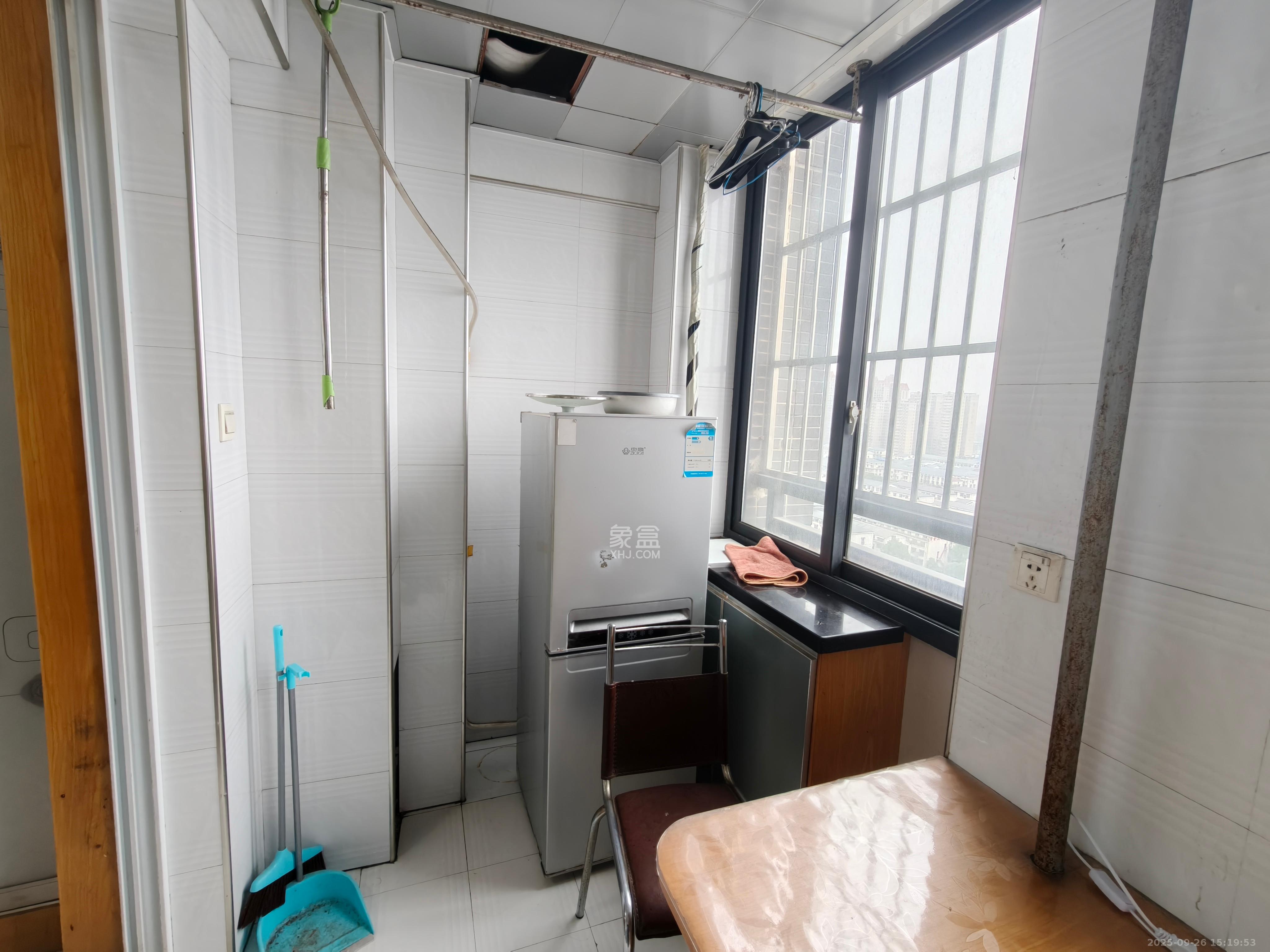 尚都花园城  1室1厅1卫    1100.0元/月 尚都花园城  1室1厅1卫    1100.0元/月室内图