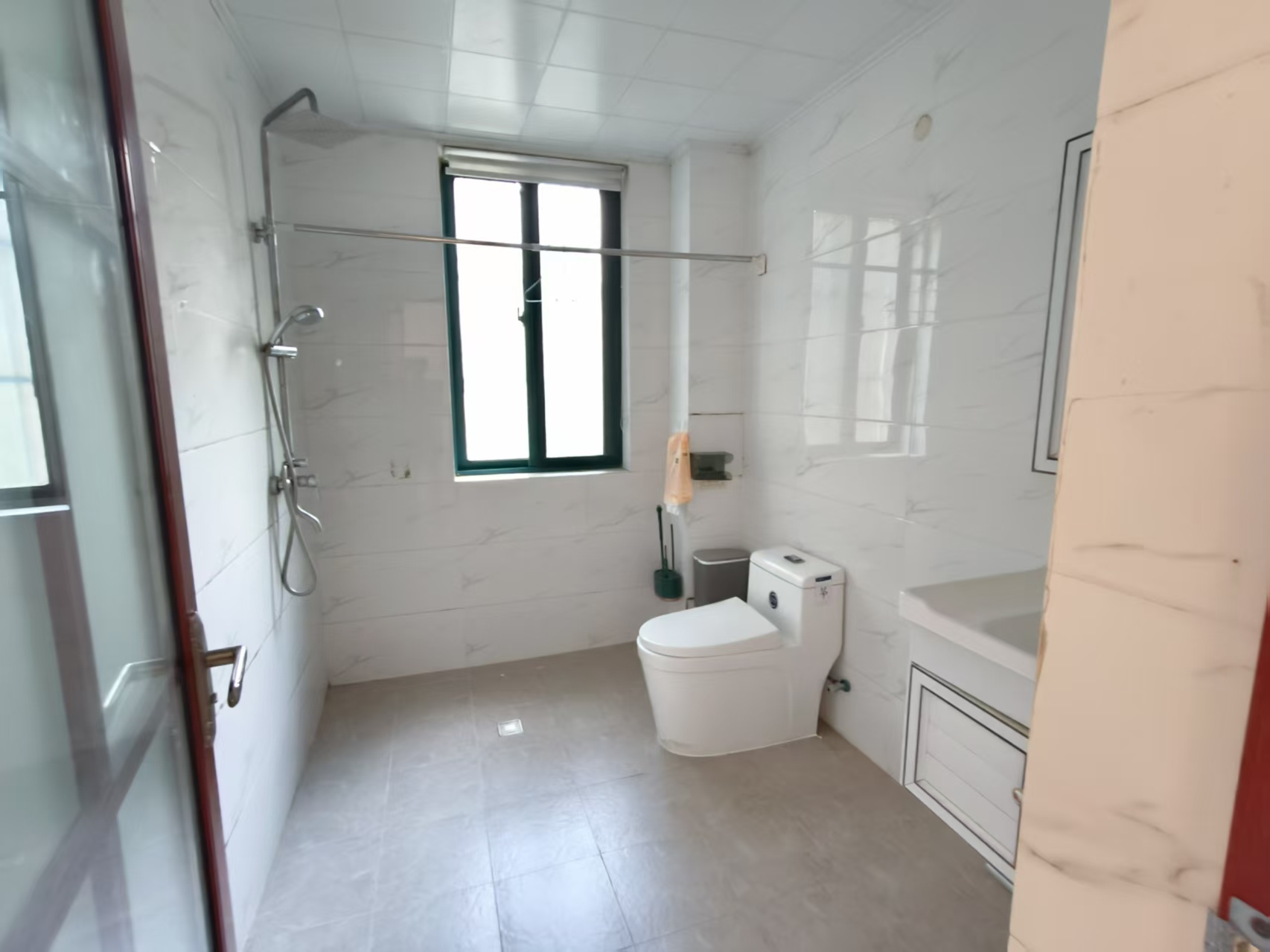 观澜公寓 2室2厅2卫 2700.0元/月 观澜公寓 2室2厅2卫 2700.0元/月室内图