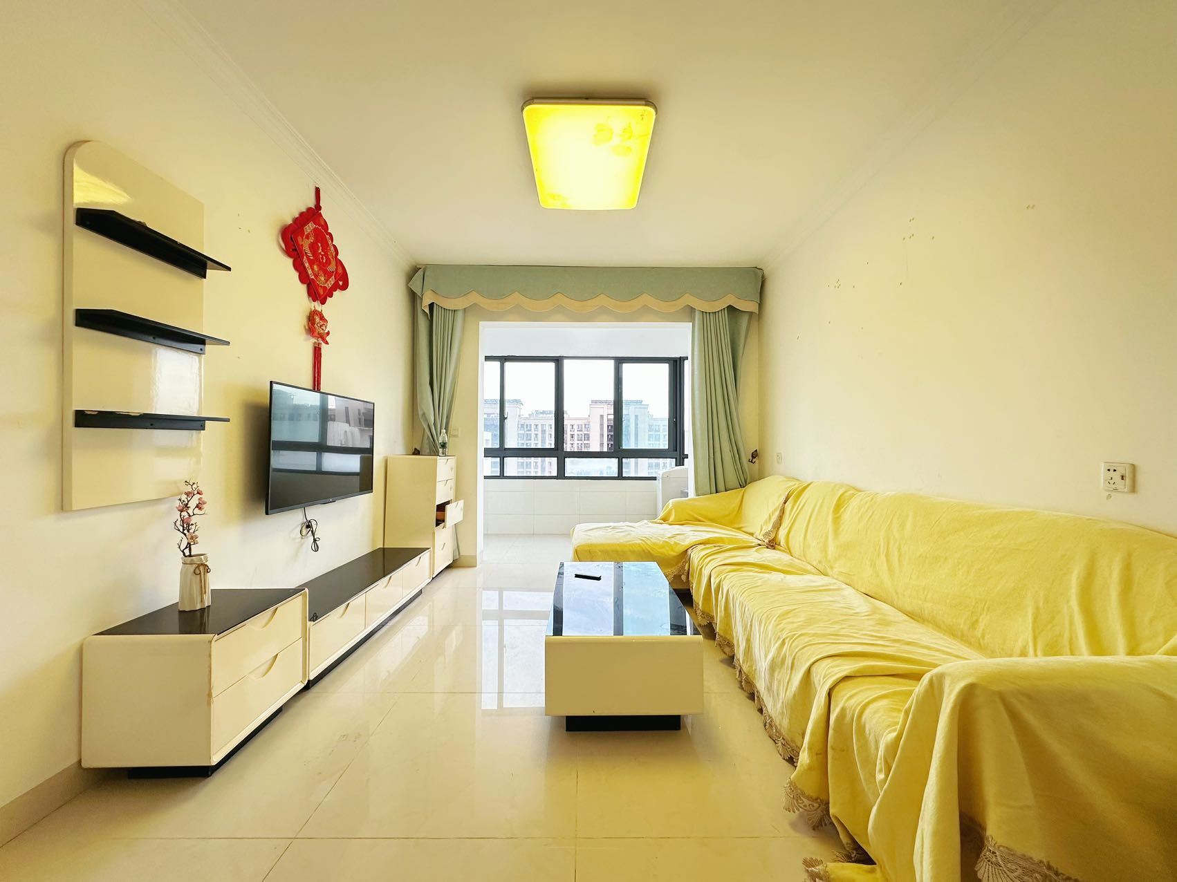 新城吾悦广场 1室0厅0卫 2700.0元/月 新城吾悦广场 1室0厅0卫 2700.0元/月室内图