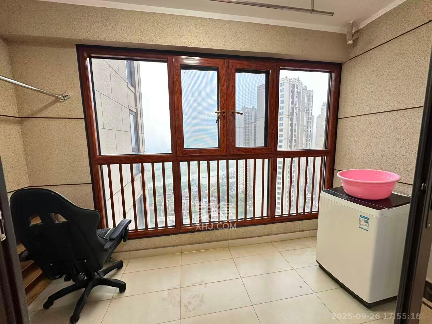 中海国际五期 3室2厅2卫 2300.0元/月 中海国际五期 3室2厅2卫 2300.0元/月室内图