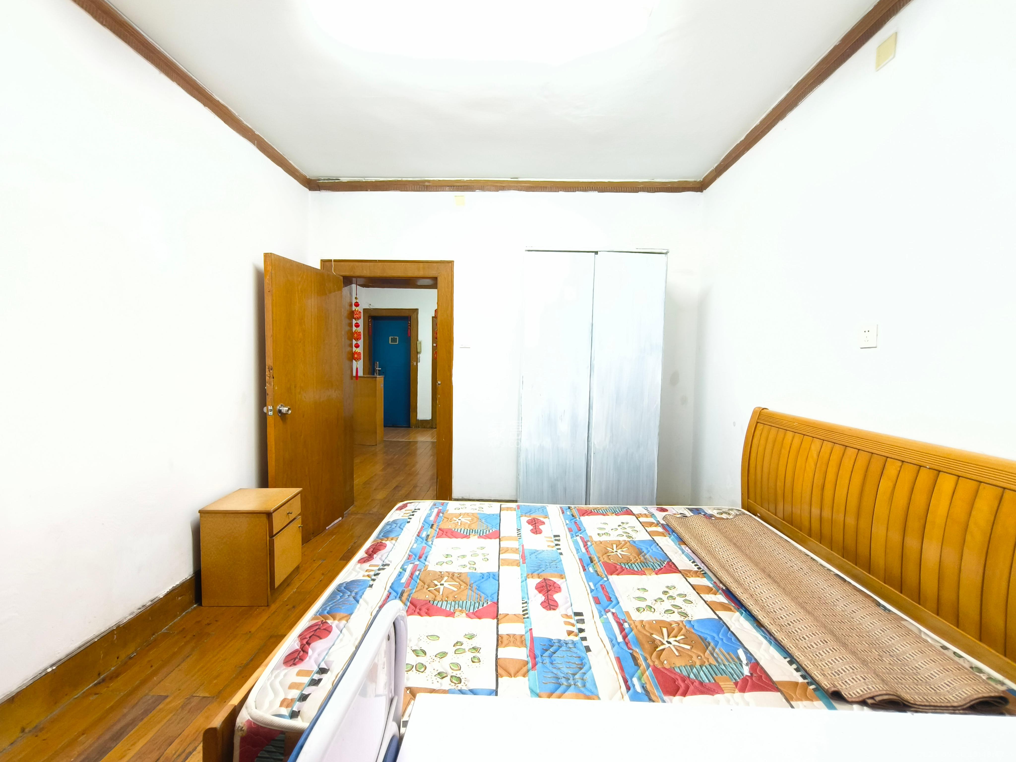 崇文里、崇圣里散盘 3室2厅1卫 2600.0元/月 崇文里、崇圣里散盘 3室2厅1卫 2600.0元/月室内图