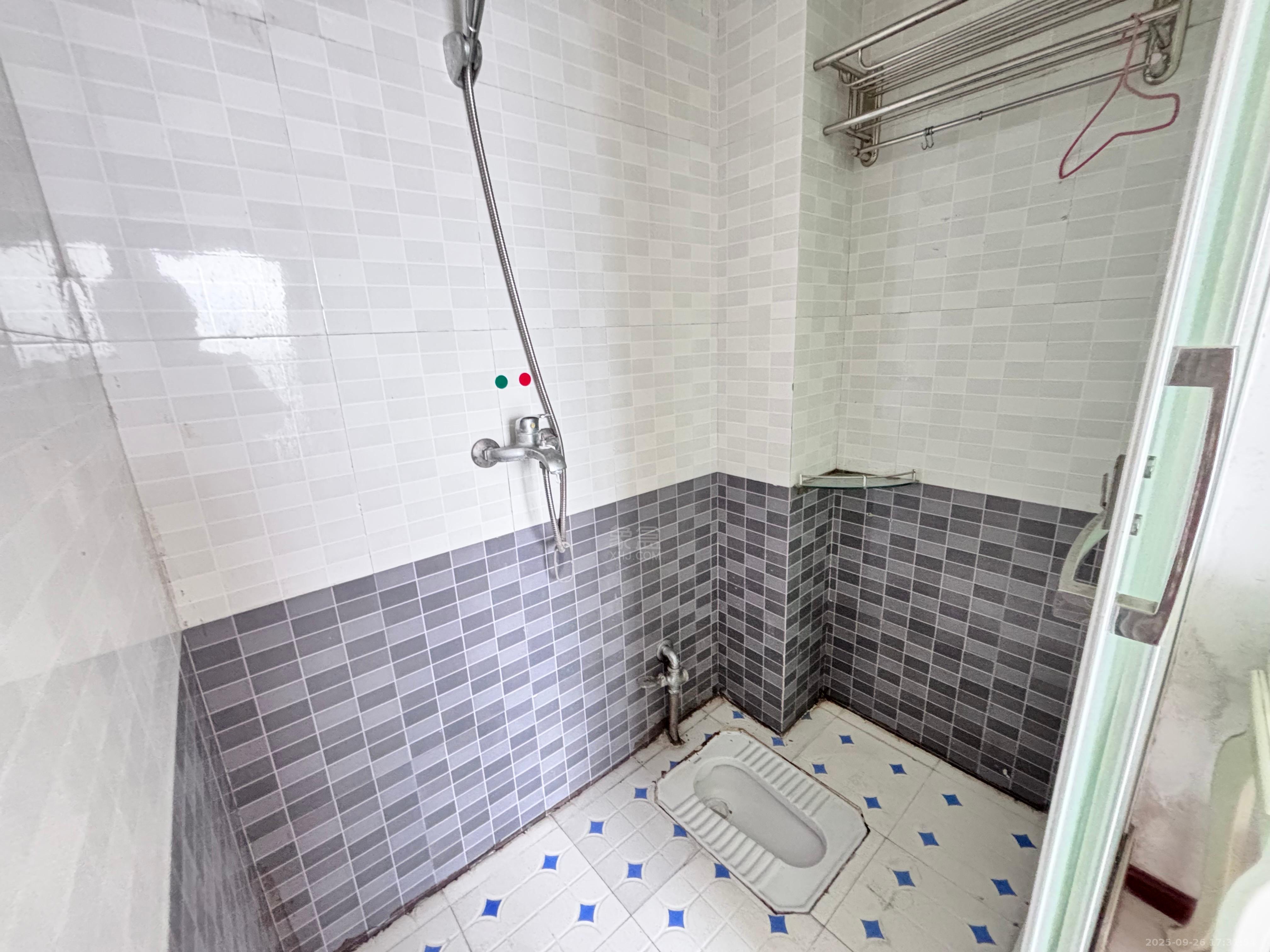 摩登摩天 2室2厅1卫 1300.0元/月 摩登摩天 2室2厅1卫 1300.0元/月室内图