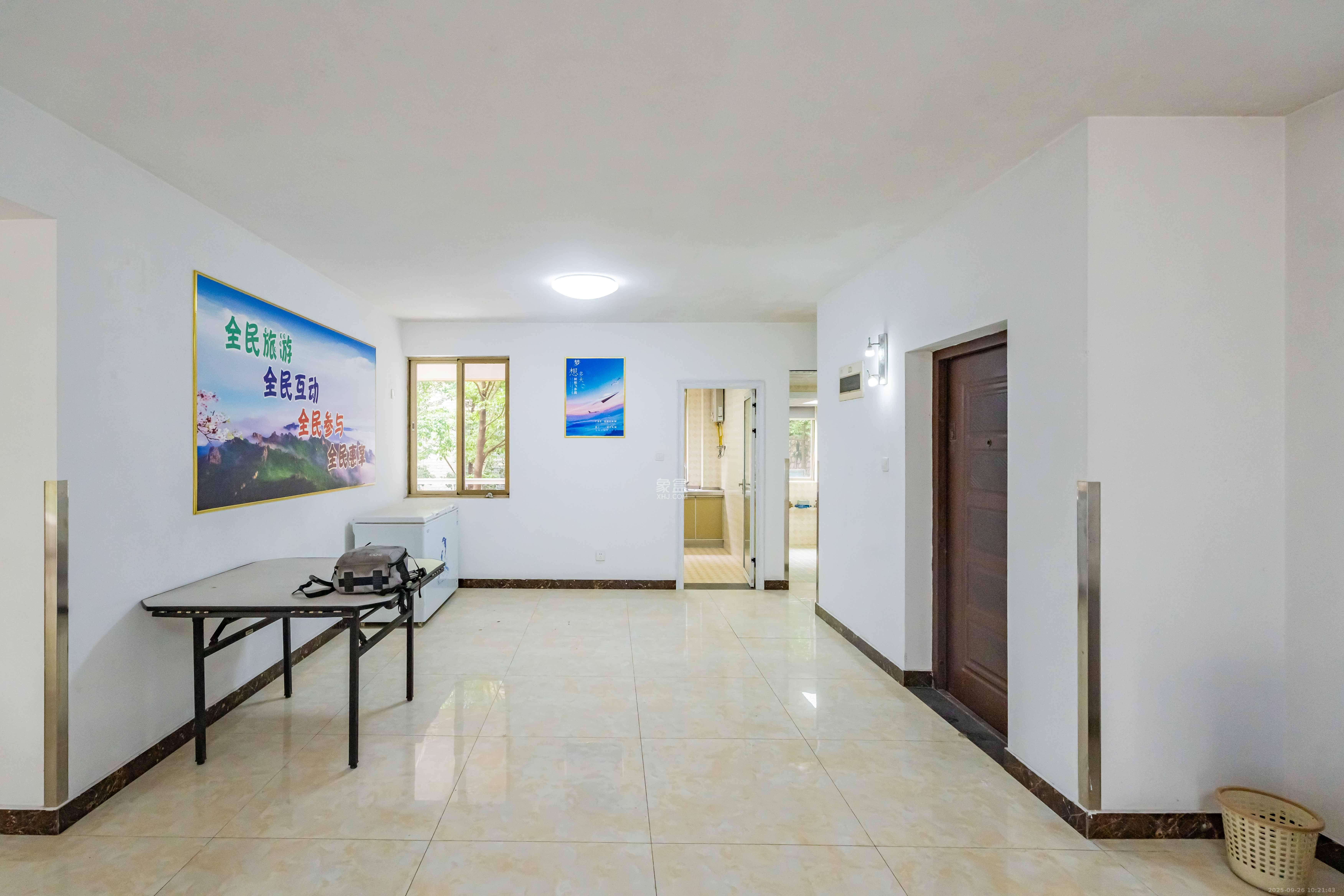 金色比华利  4室2厅1卫    2600.0元/月室内图