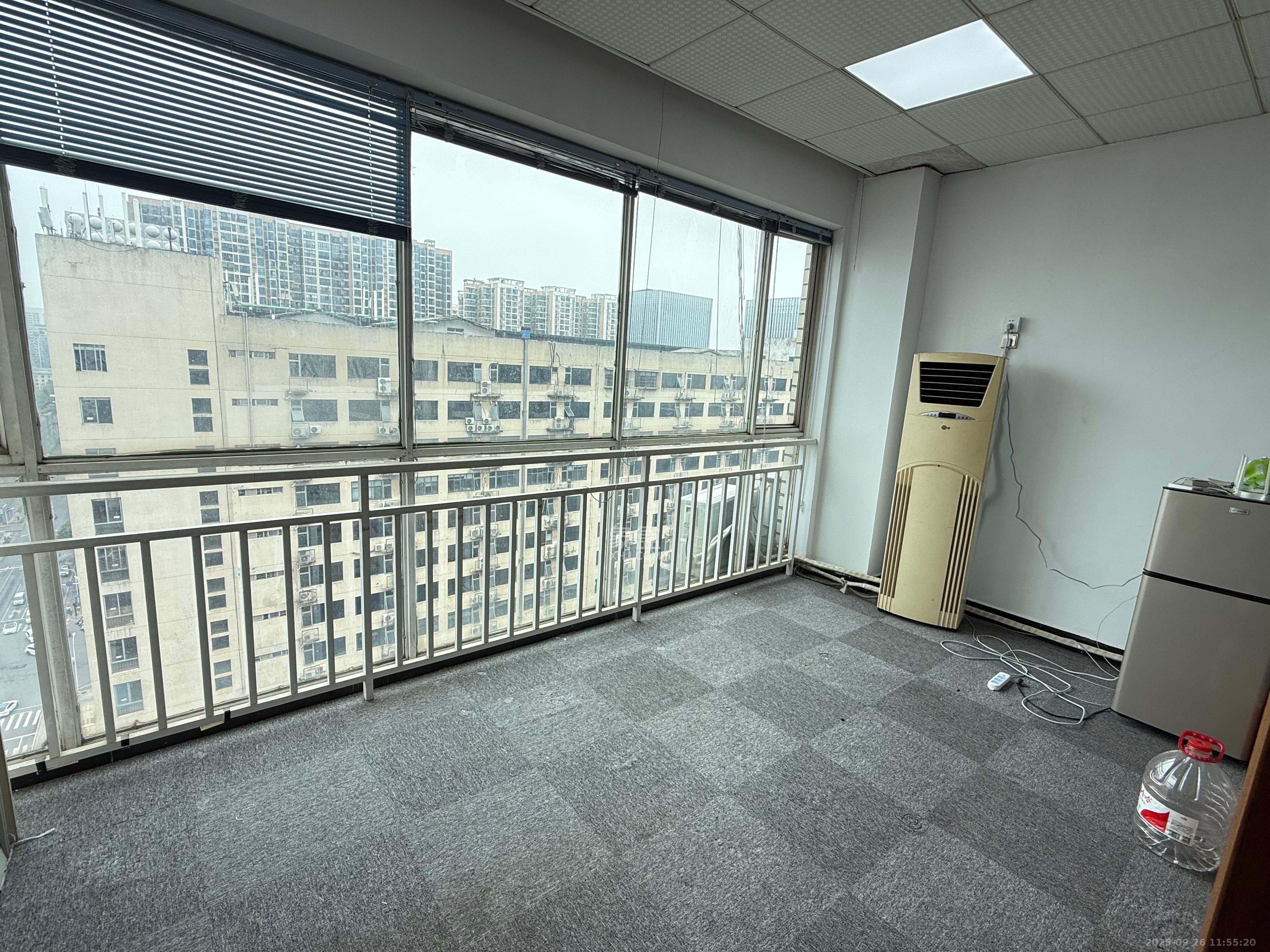 朝阳银座 1室1厅1卫 2100.0元/月 朝阳银座 1室1厅1卫 2100.0元/月室内图