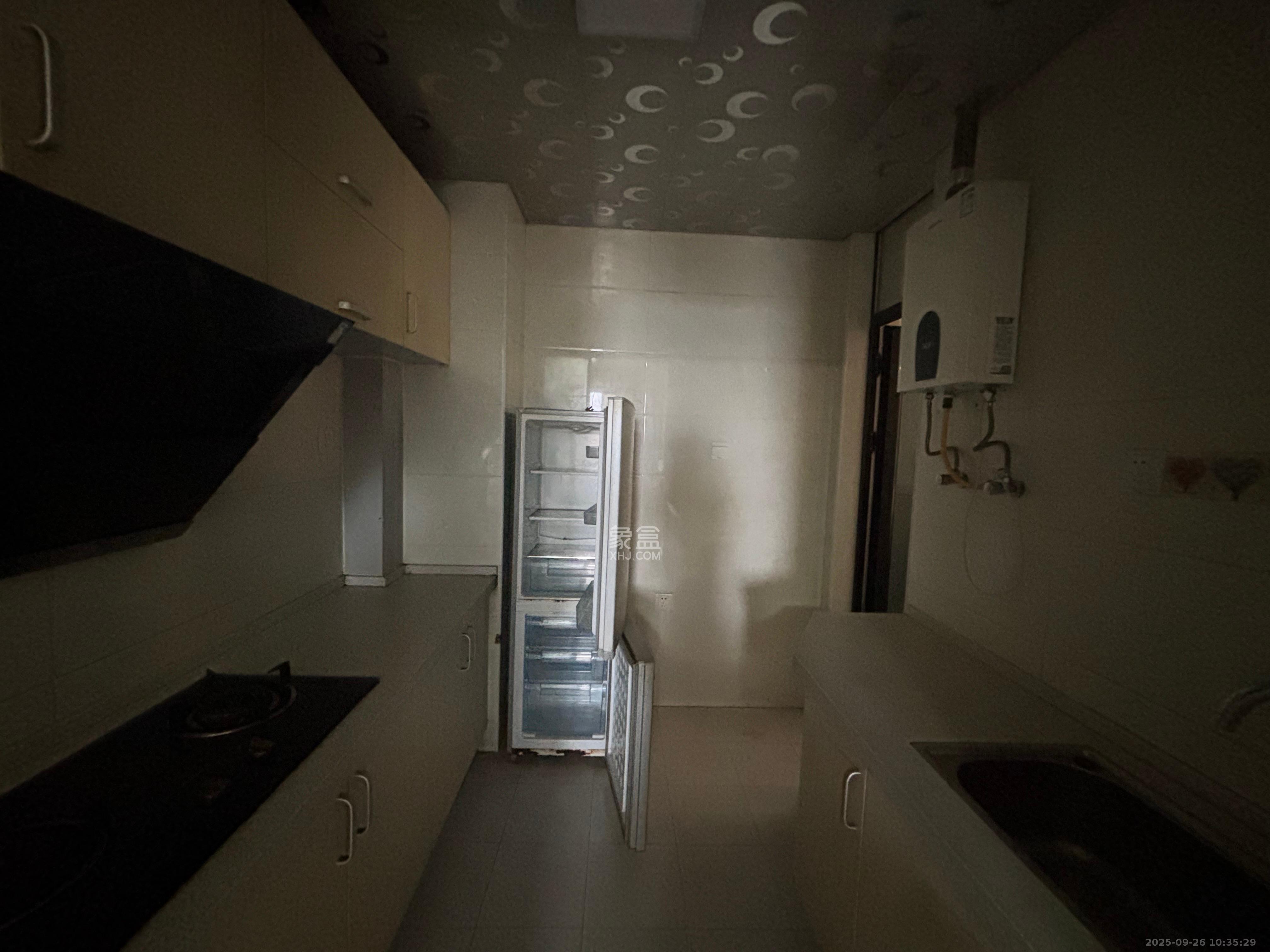 长房半岛蓝湾(观山月) 3室2厅2卫 1600.0元/月 长房半岛蓝湾(观山月) 3室2厅2卫 1600.0元/月室内图