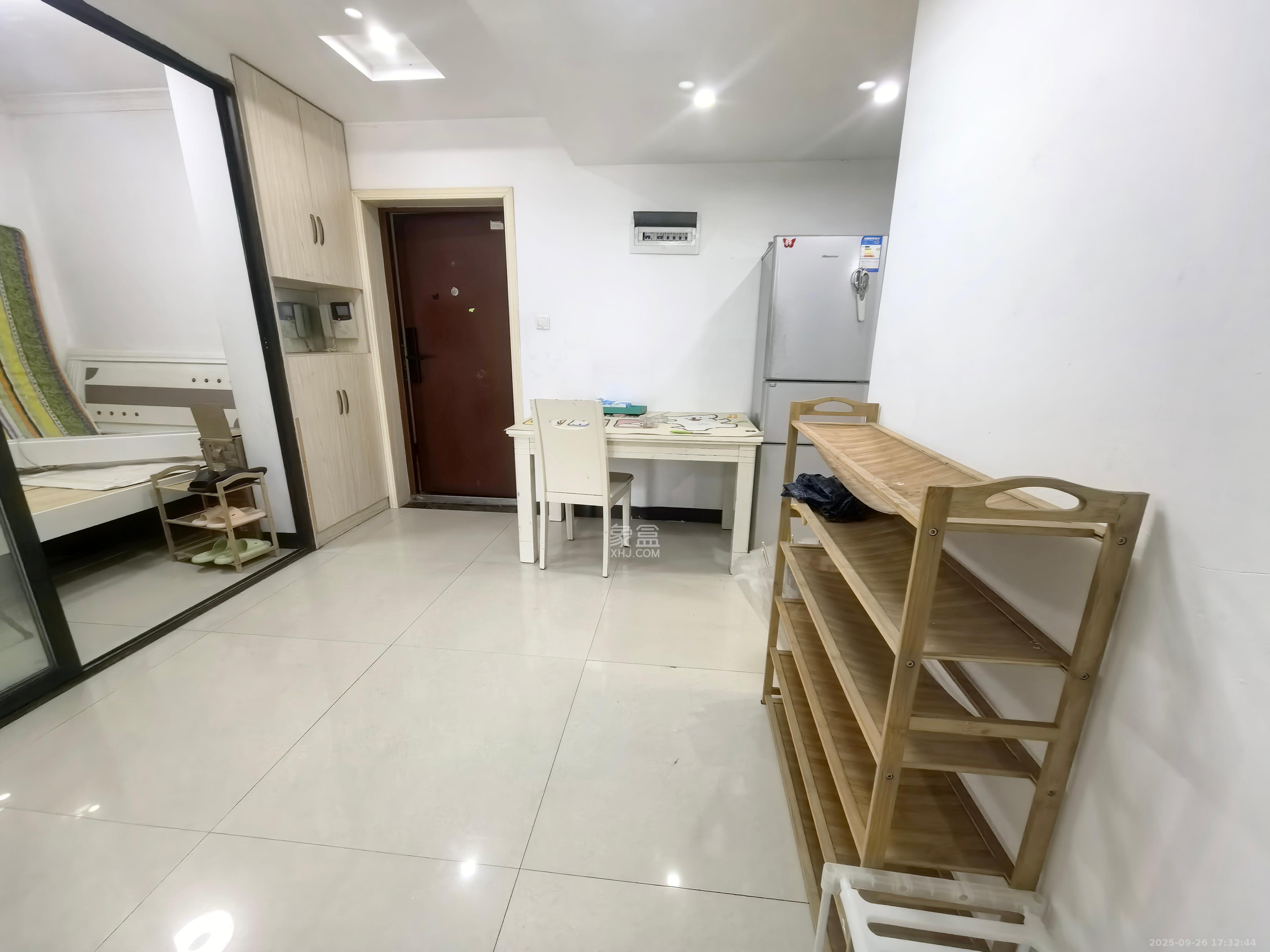 三一街区 3室2厅1卫 1600.0元/月 三一街区 3室2厅1卫 1600.0元/月小区图