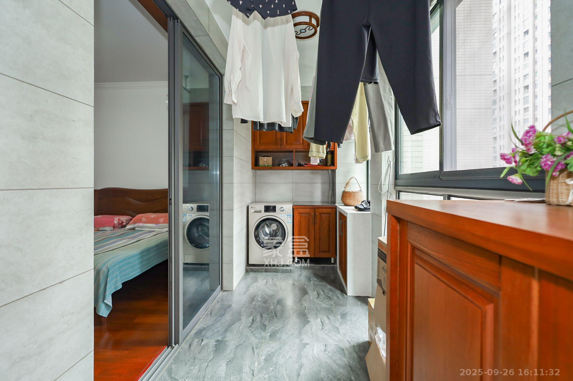 八方小区B区 3室2厅2卫 5800.0元/月 八方小区B区 3室2厅2卫 5800.0元/月室内图