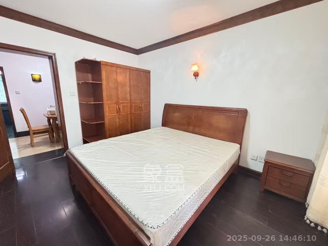 德馨园  3室2厅2卫   1500.00元/月