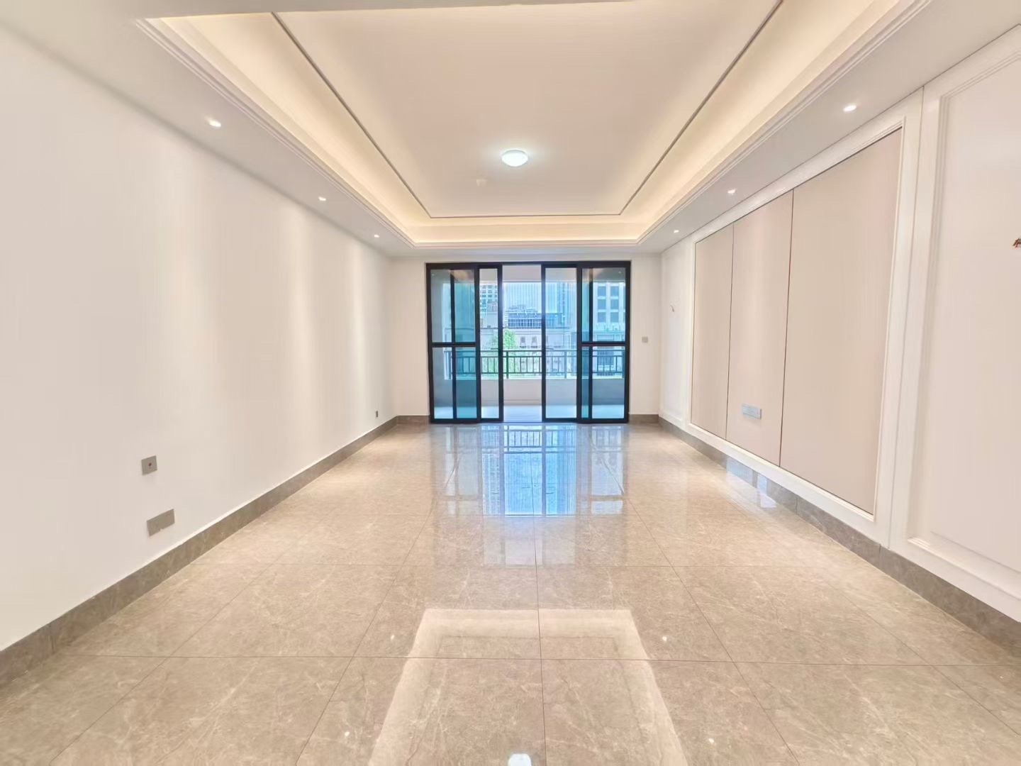 富力首府 3室2厅2卫 5900.0元/月 富力首府 3室2厅2卫 5900.0元/月室内图