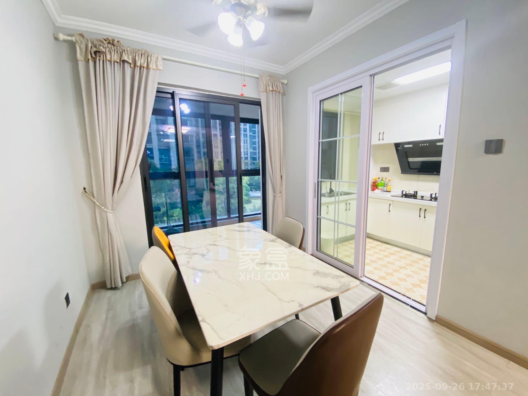 明昇壹城（明昇时代广场）一期  4室1厅2卫    4200.0元/月室内图