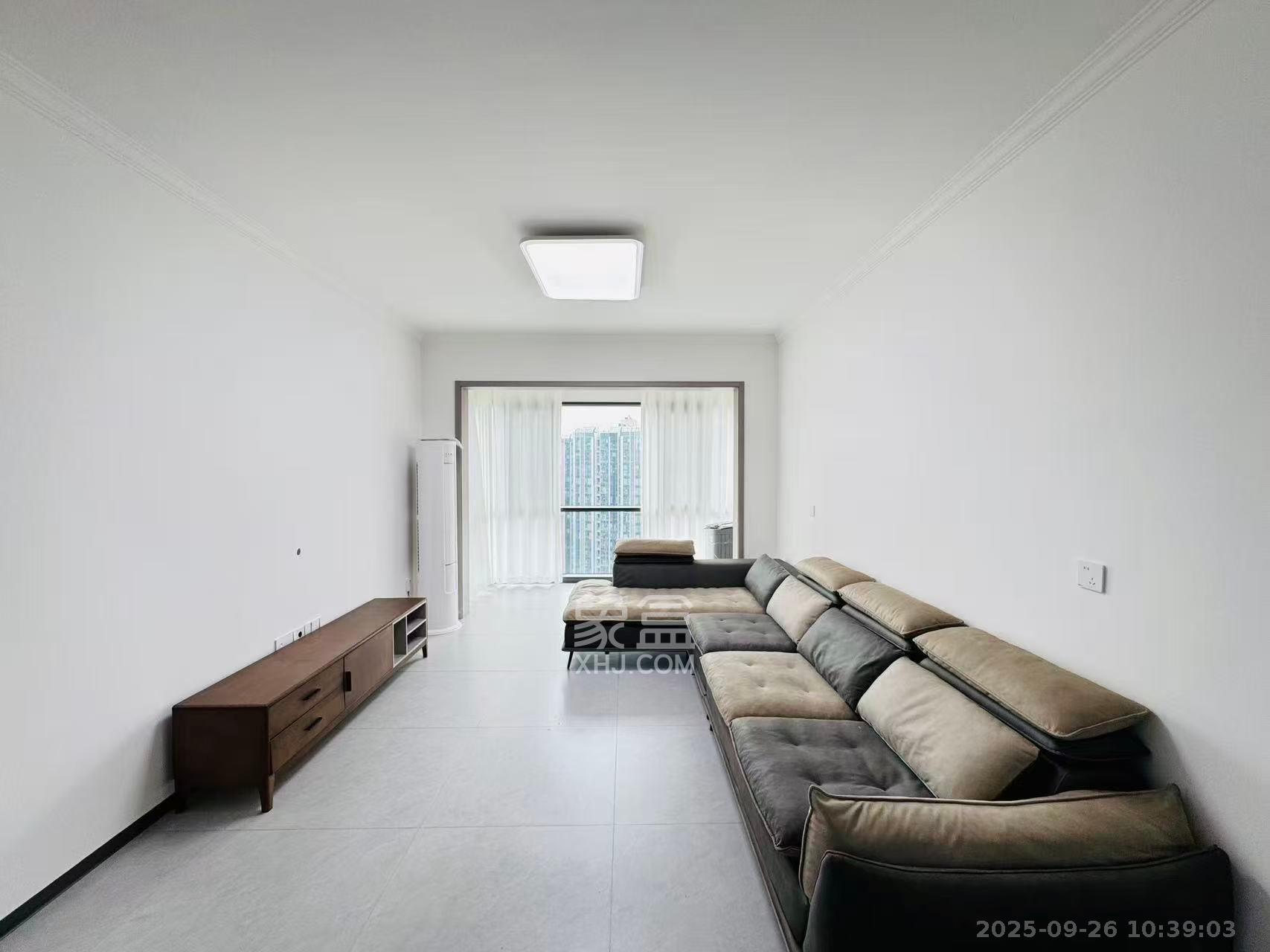 岭福家苑(天心佳苑) 3室2厅2卫 3300.0元/月 岭福家苑(天心佳苑) 3室2厅2卫 3300.0元/月室内图