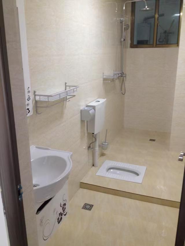 汇景骏园 3室2厅2卫 160.0万 汇景骏园 3室2厅2卫 160.0万客厅