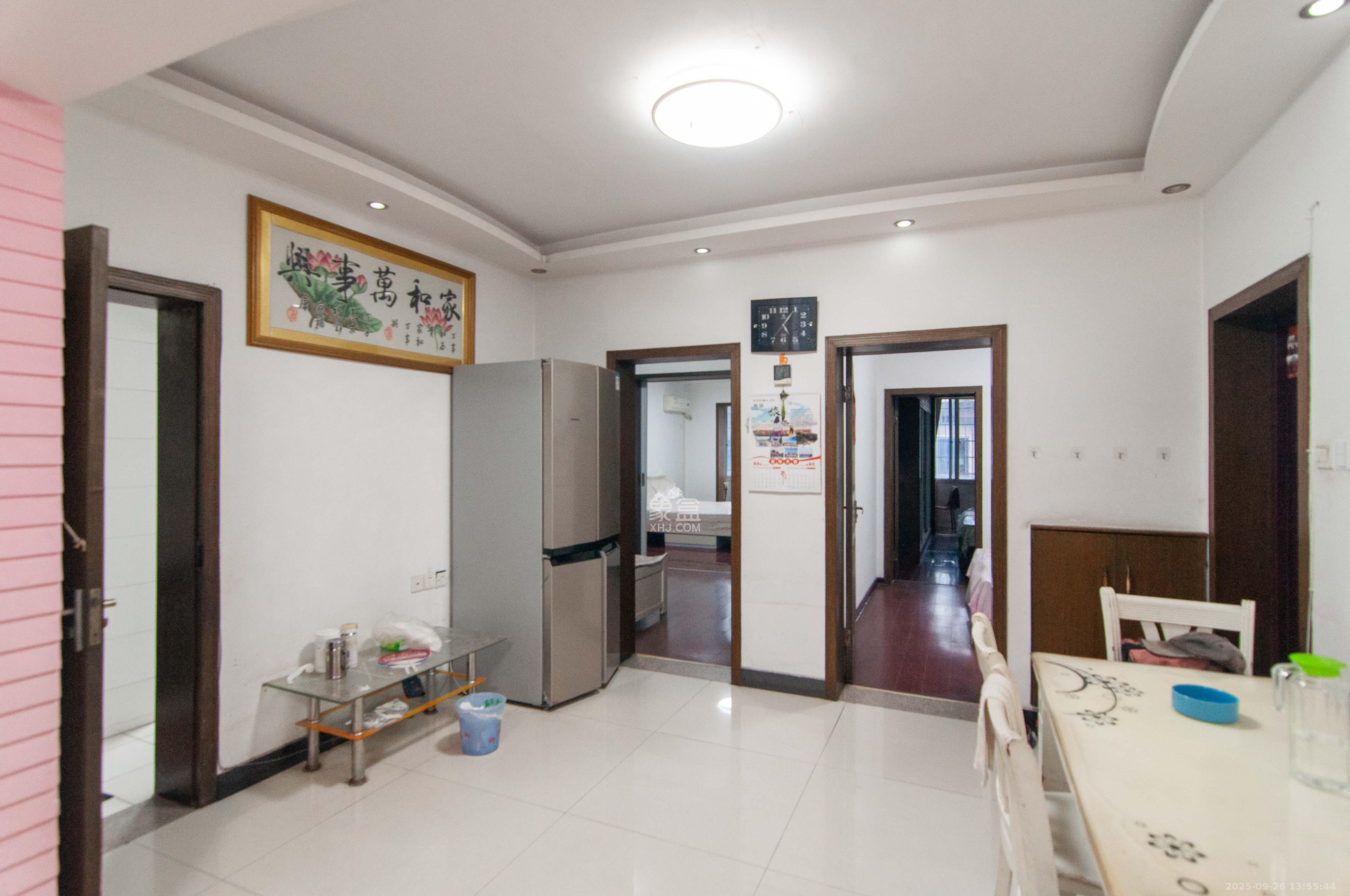 湘仪家园 4室2厅1卫 41.8万 湘仪家园 4室2厅1卫 41.8万客厅