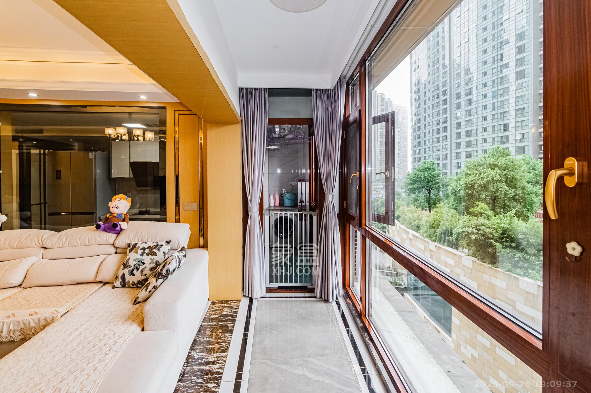 北辰定江洋  2室2厅2卫   235.00万阳台