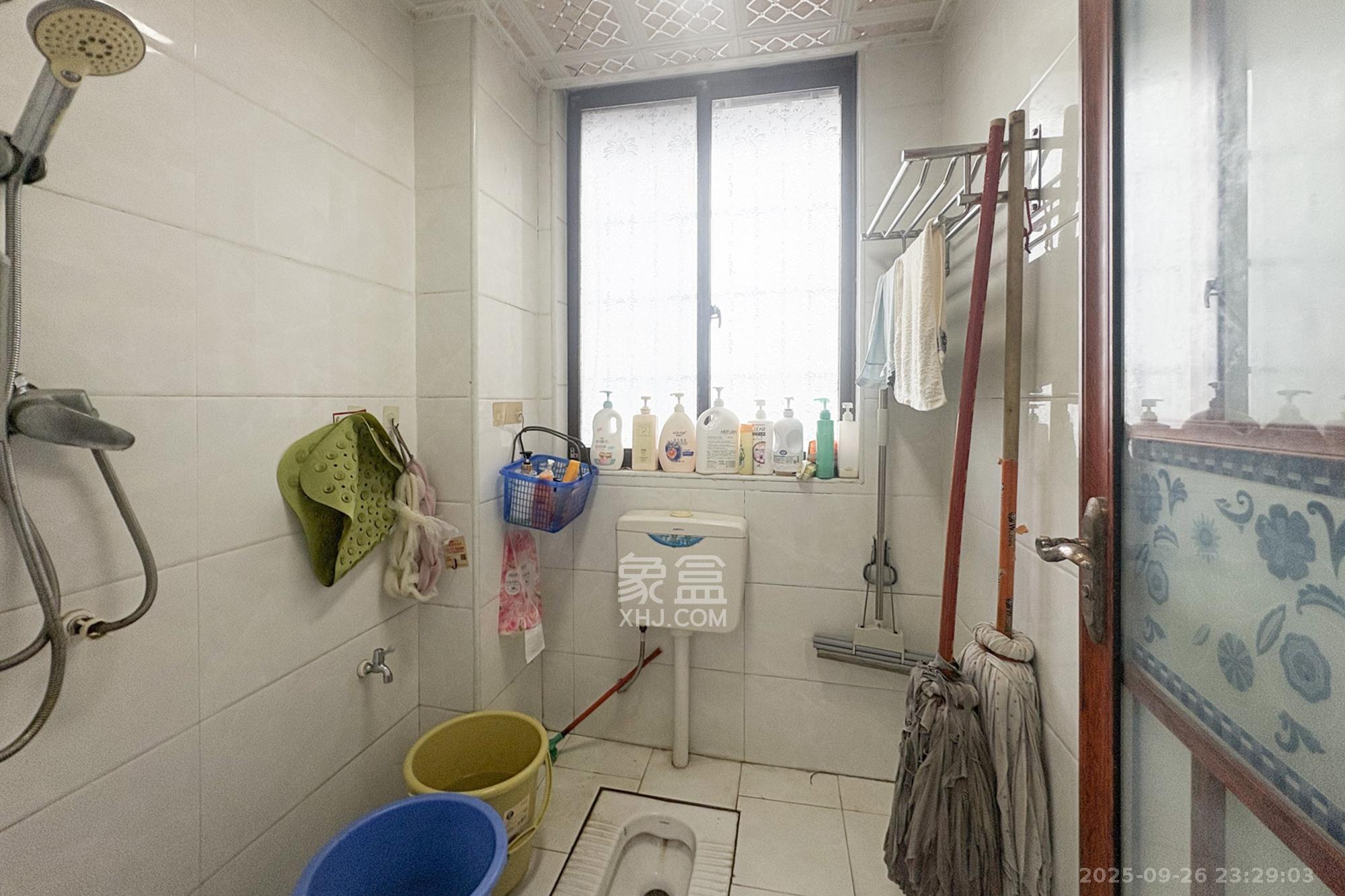 湖湾世景  4室2厅2卫    83.8万 湖湾世景  4室2厅2卫    83.8万卫生间