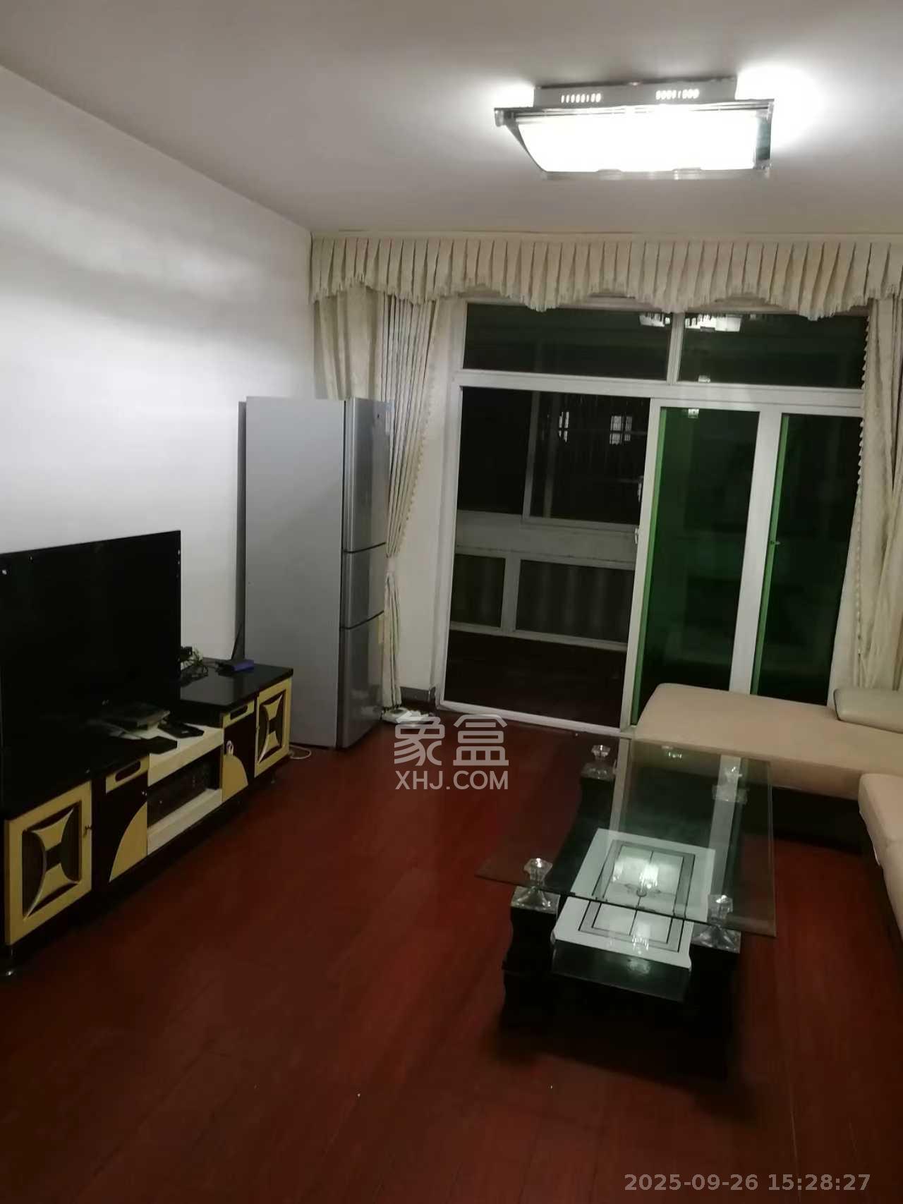 江南公寓  1室0厅0卫    1700.0元/月 江南公寓  1室0厅0卫    1700.0元/月