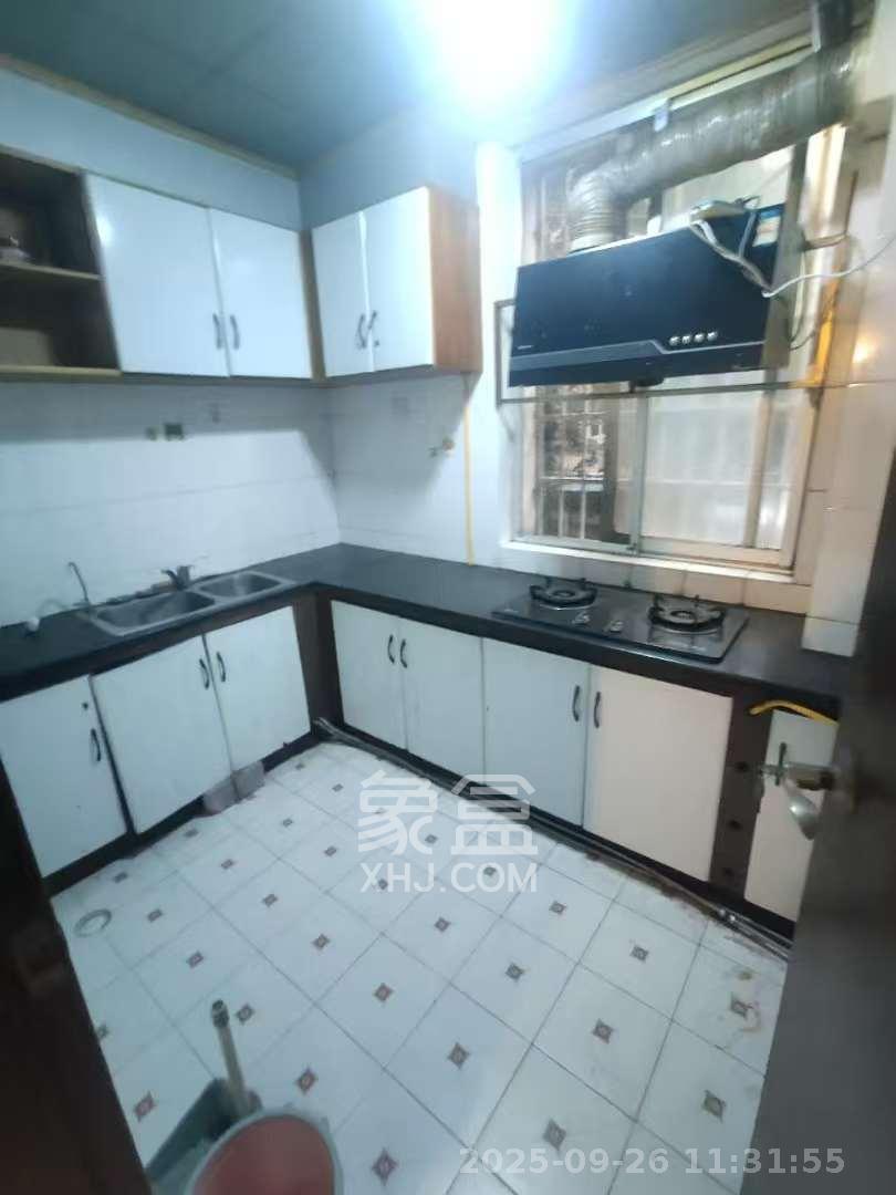 华天望族苑 3室2厅1卫 2300.0元/月 华天望族苑 3室2厅1卫 2300.0元/月室内图