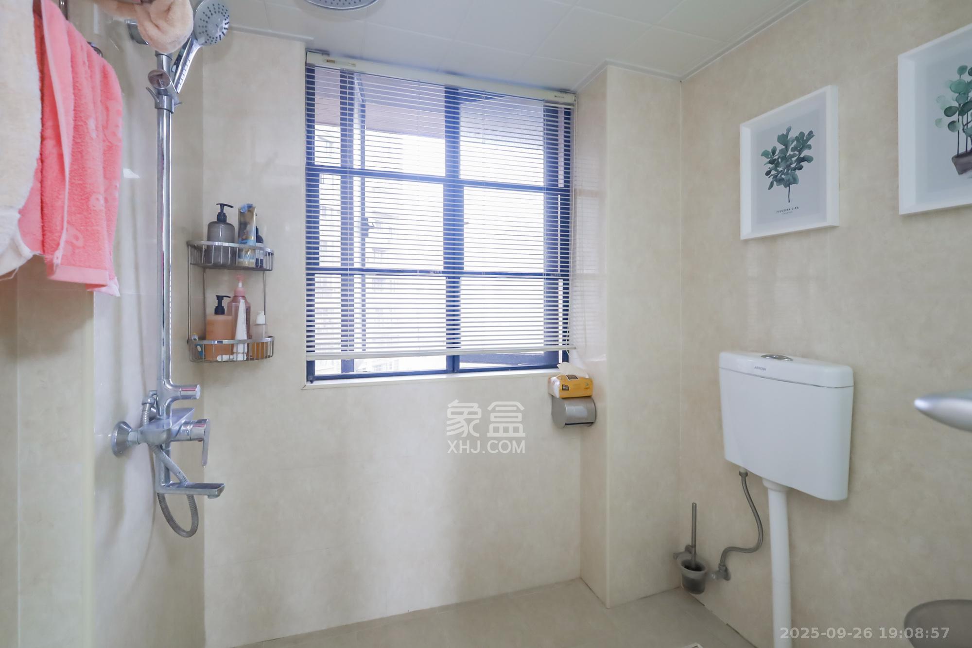 山水誉峰 4室2厅2卫 210.0万 山水誉峰 4室2厅2卫 210.0万卫生间