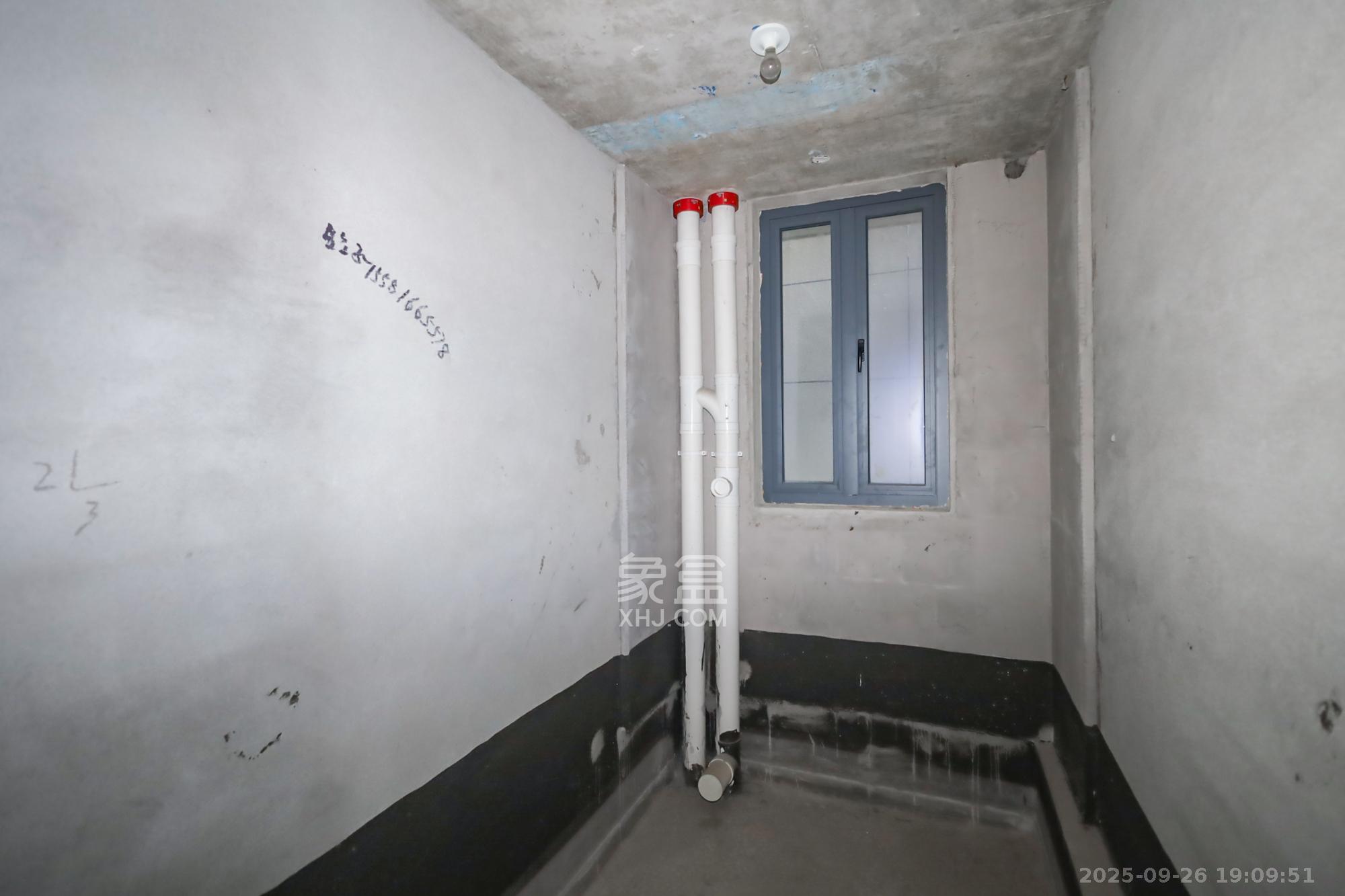 蓝光雍锦阁  3室2厅1卫    118.0万卫生间