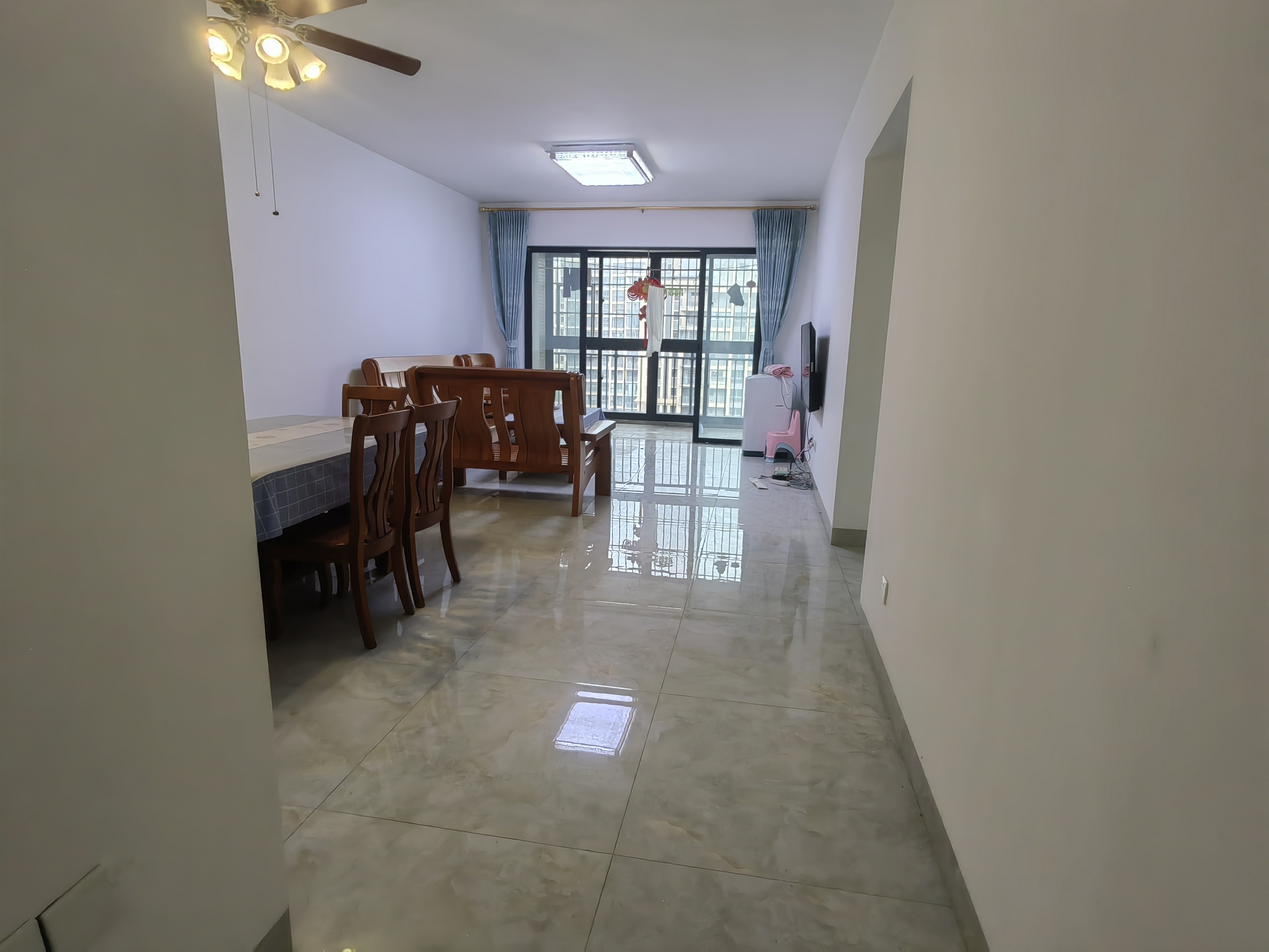 五源河公寓B区 3室2厅2卫 2200.0元/月 五源河公寓B区 3室2厅2卫 2200.0元/月室内图