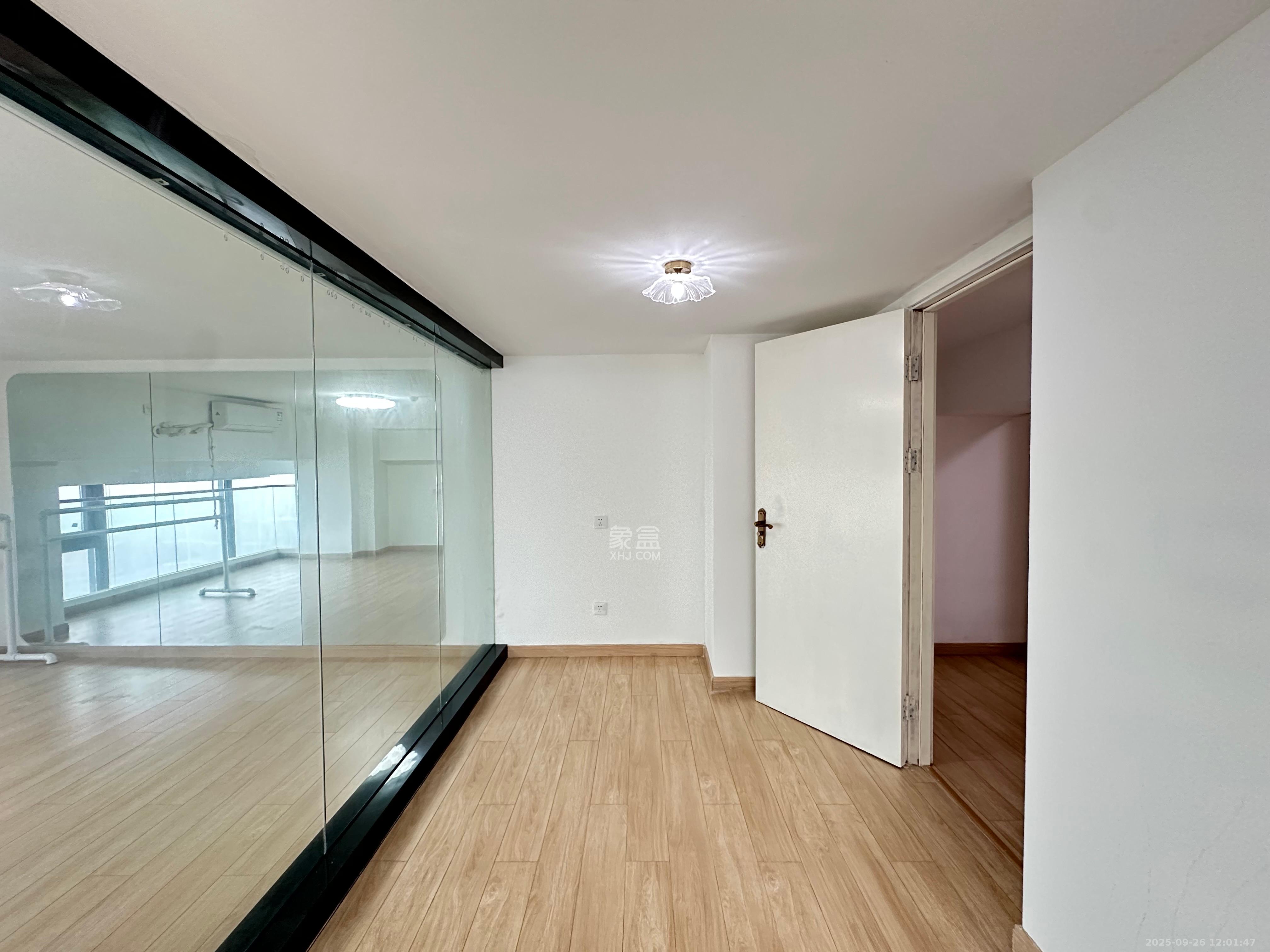 远洋外滩壹号  3室2厅1卫    5500.0元/月室内图