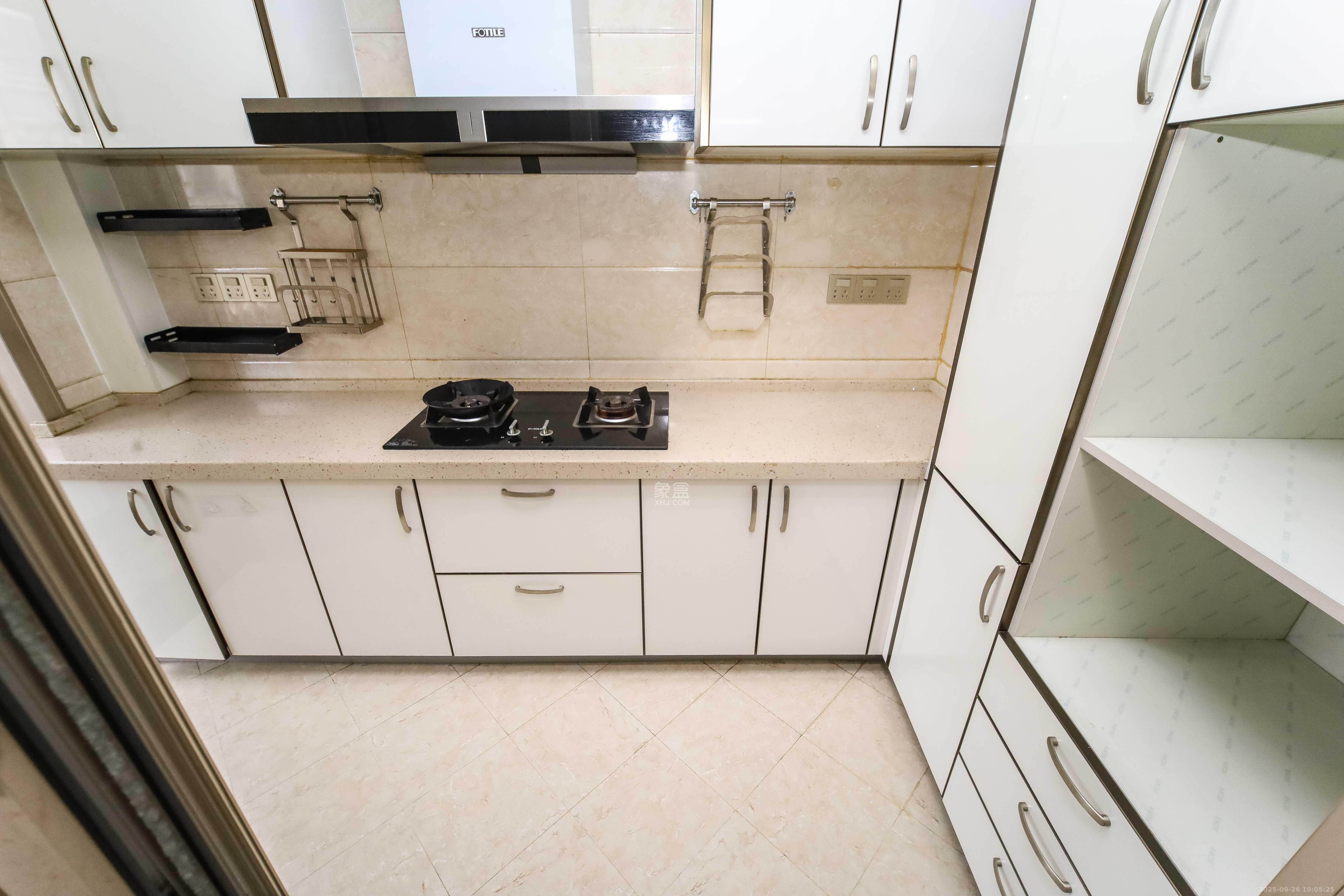 世嘉国际华城  3室2厅2卫    126.0万厨房