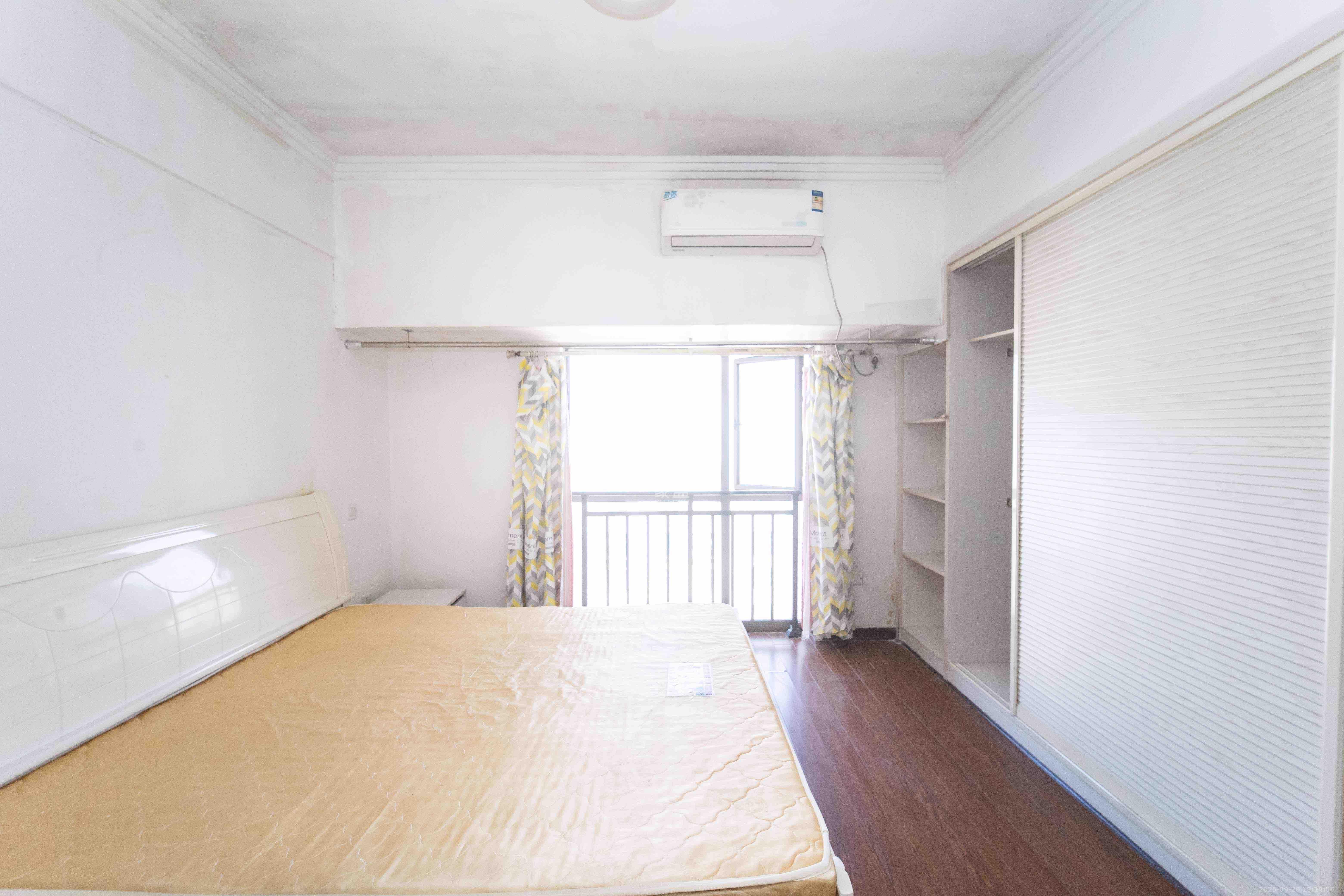 西子一间  1室1厅1卫   1580.00元/月室内图
