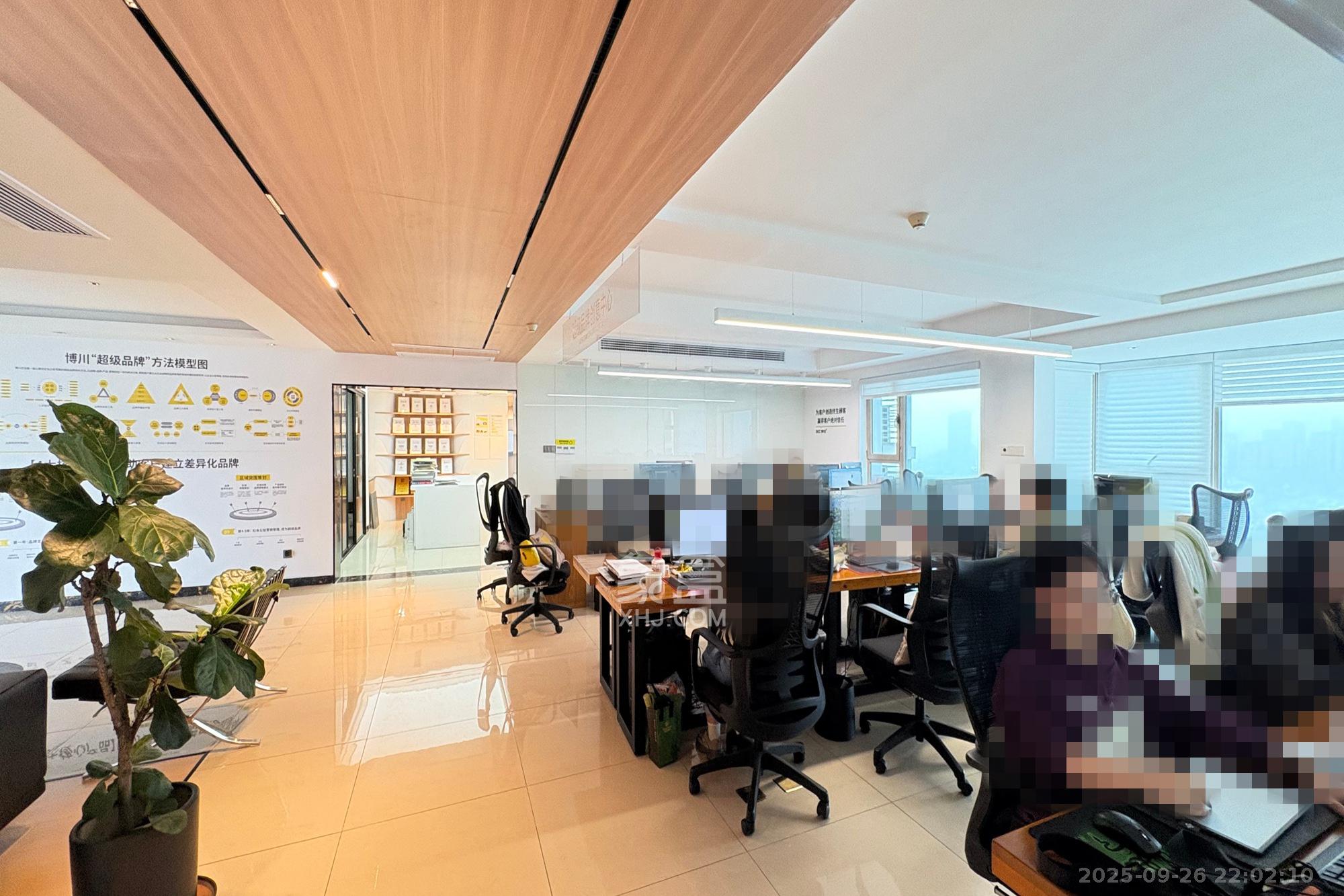 潮宗御苑 4室2厅2卫 280.0万 潮宗御苑 4室2厅2卫 280.0万客厅