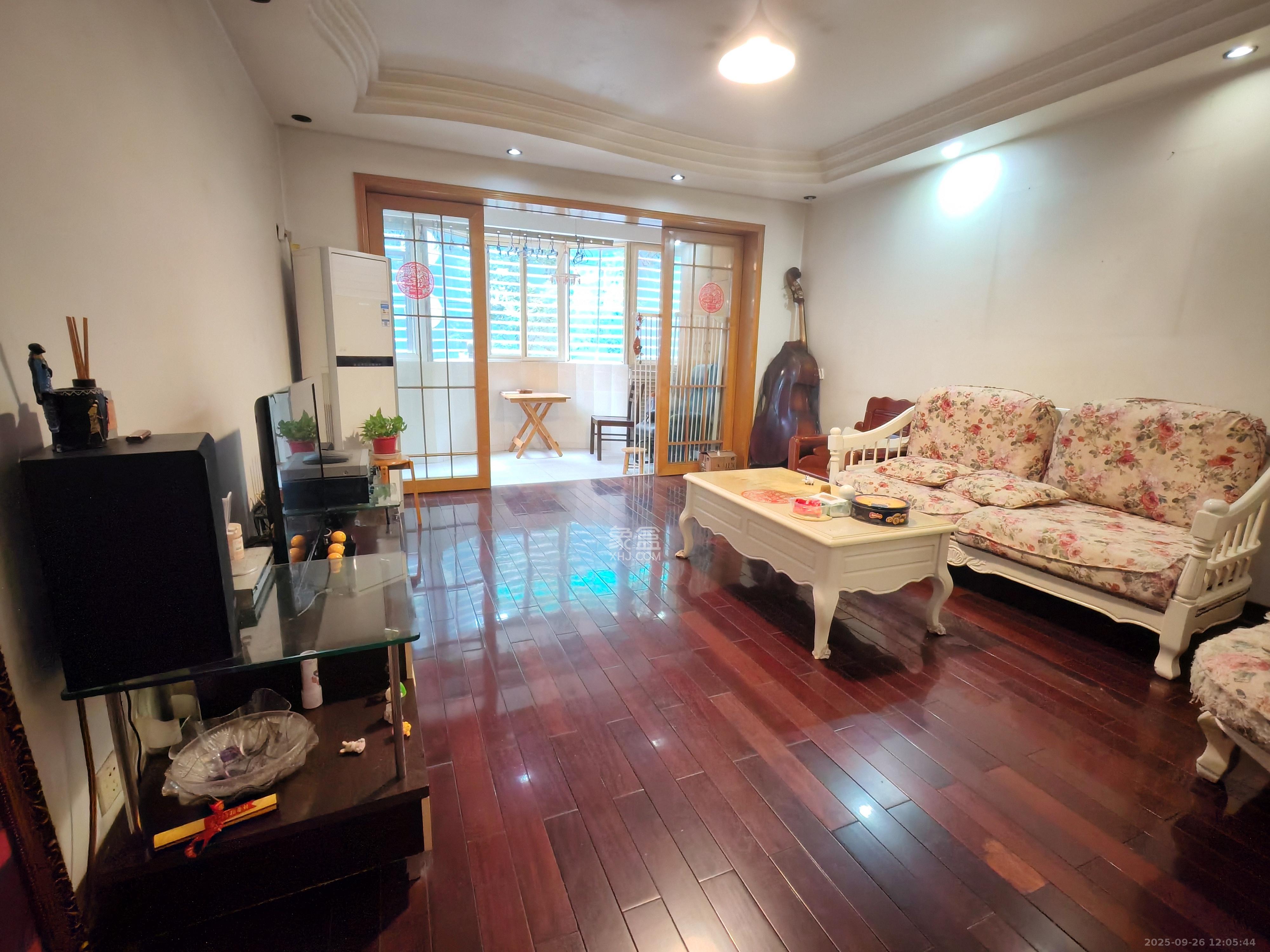 德政园 3室2厅1卫 2200.0元/月 德政园 3室2厅1卫 2200.0元/月室内图