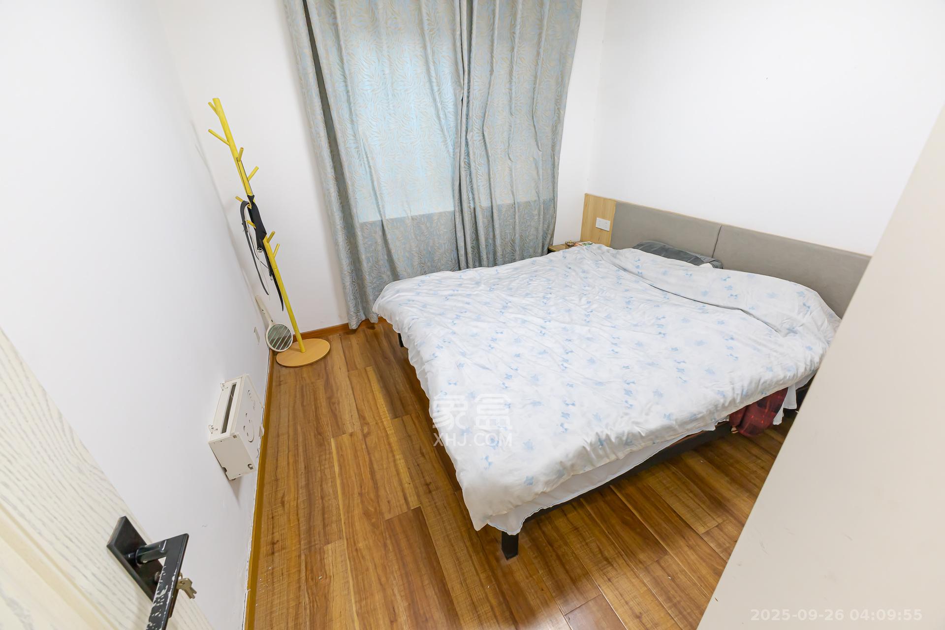 山与墅  3室2厅1卫    72.0万卧室