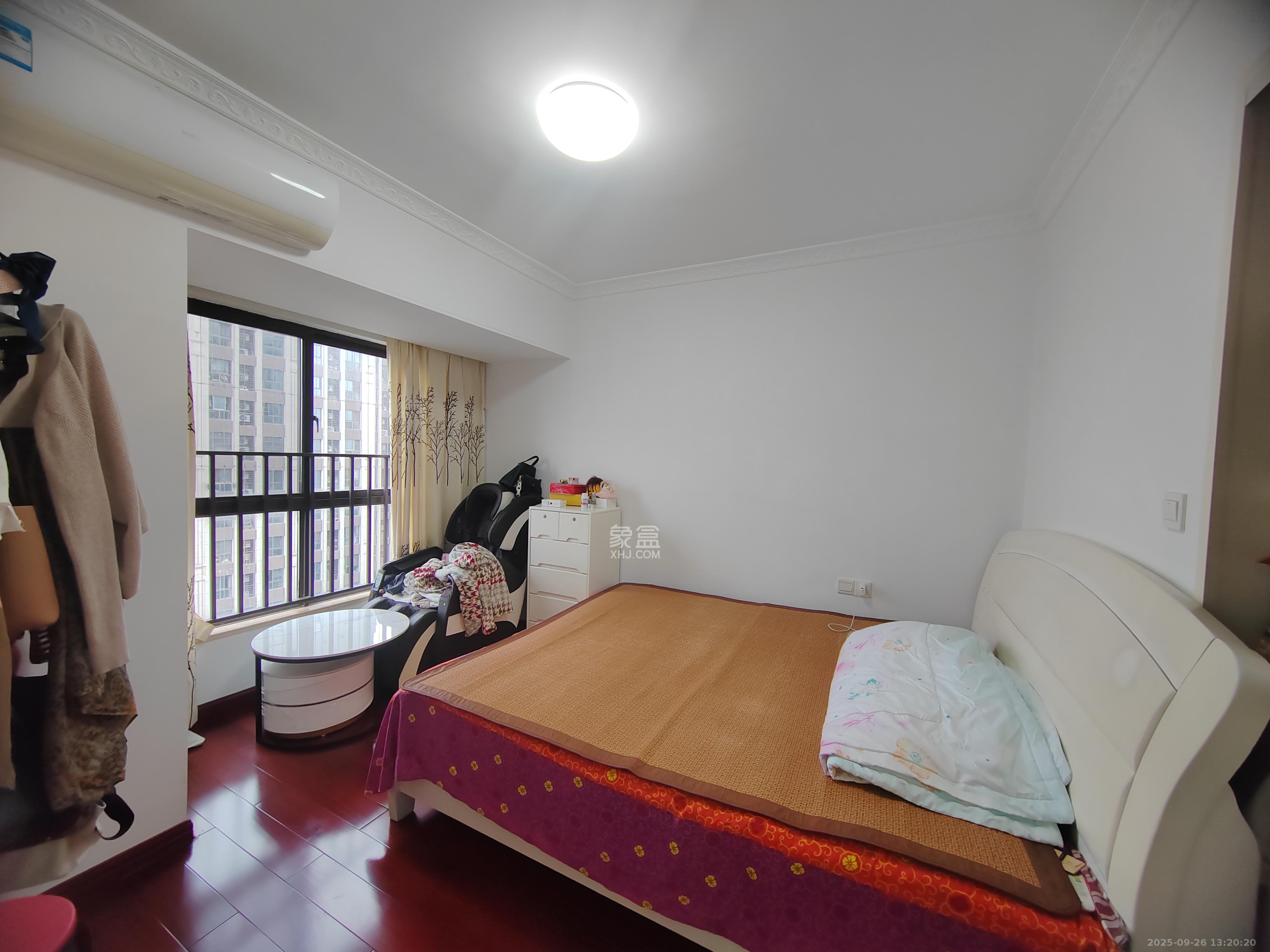 绿地中央广场 3室2厅1卫 3300.0元/月 绿地中央广场 3室2厅1卫 3300.0元/月室内图