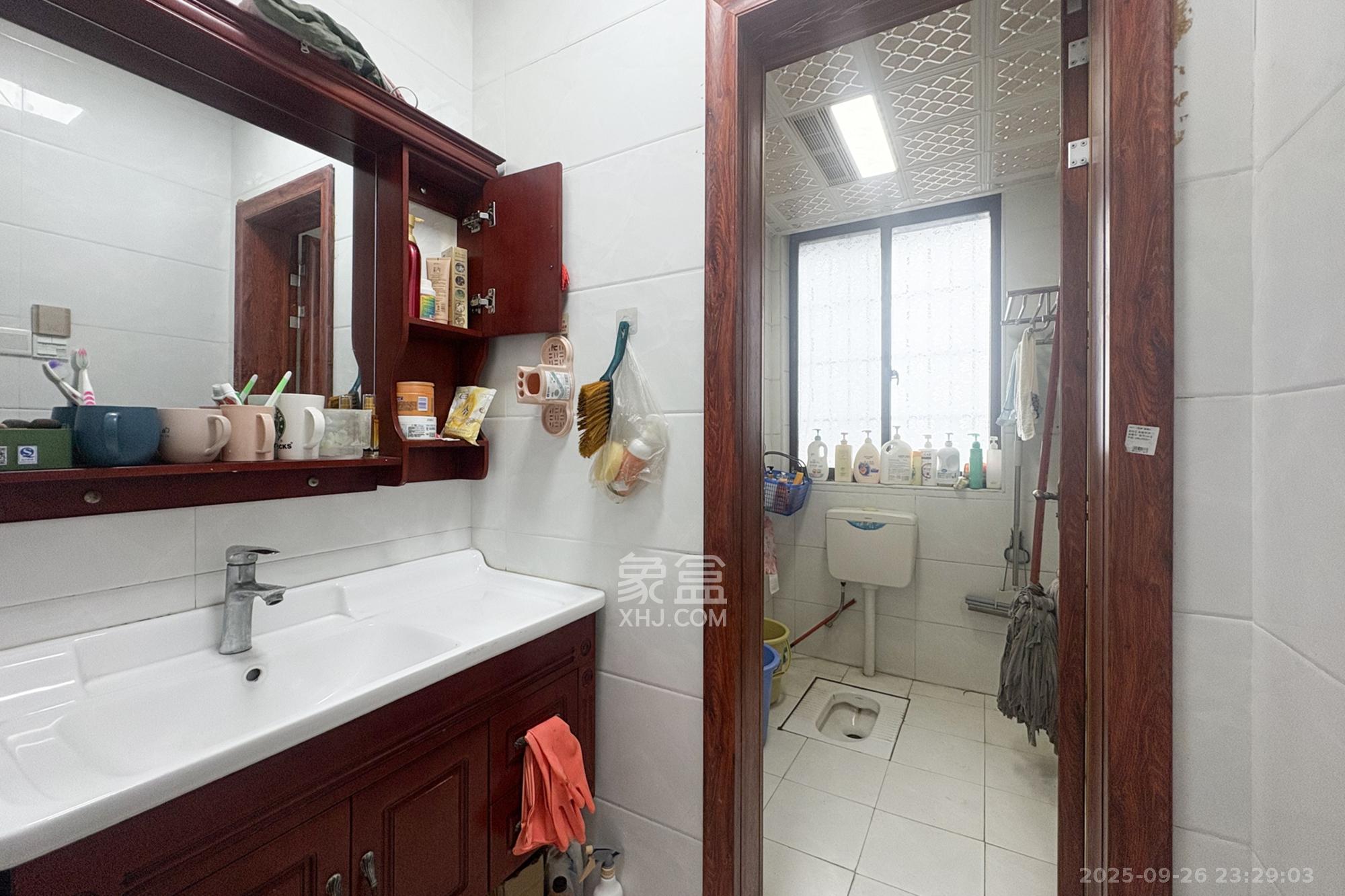 湖湾世景  4室2厅2卫    83.8万 湖湾世景  4室2厅2卫    83.8万卫生间