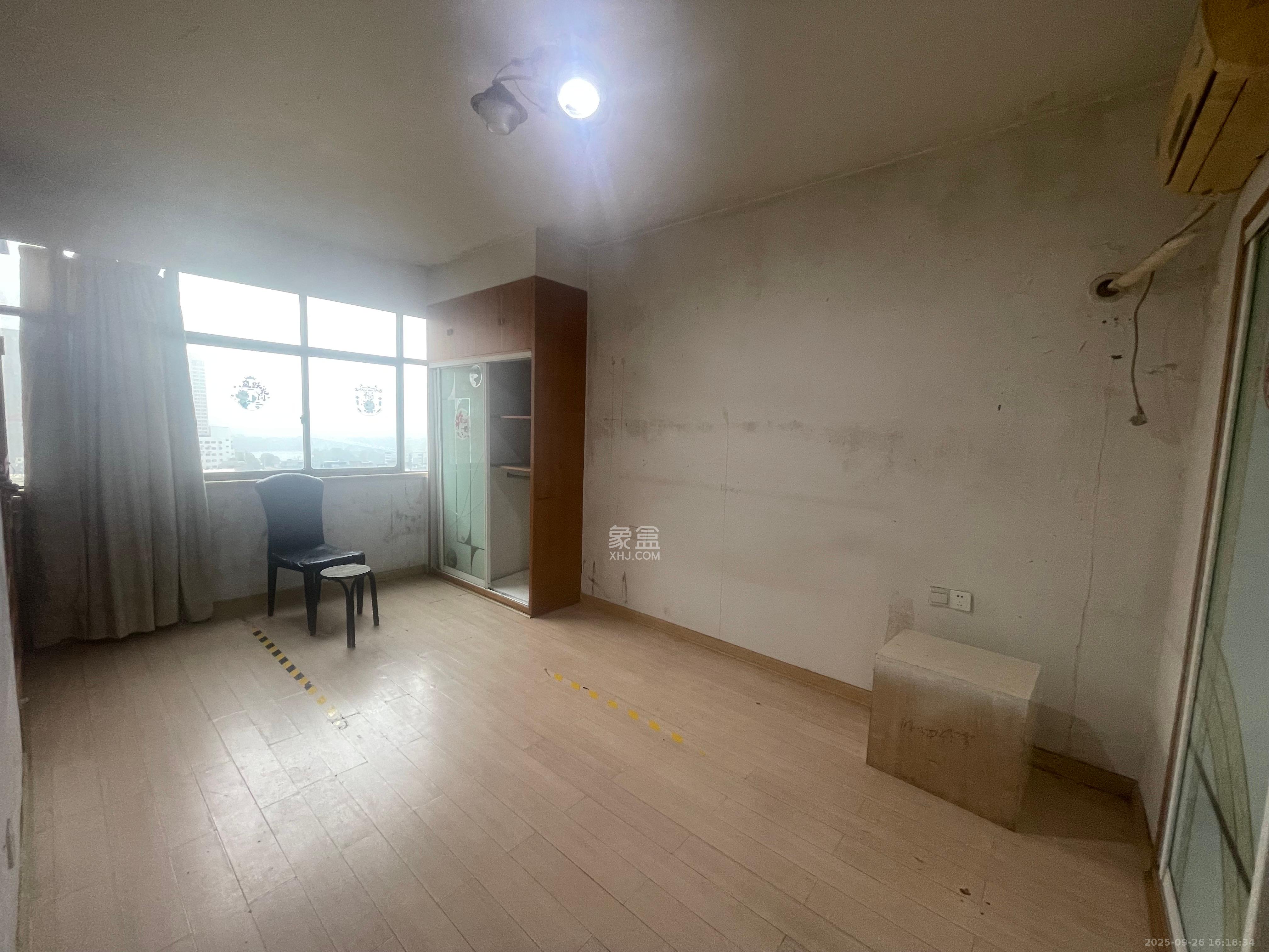 王府井公寓(福源公寓) 3室1厅2卫 4000.0元/月 王府井公寓(福源公寓) 3室1厅2卫 4000.0元/月室内图