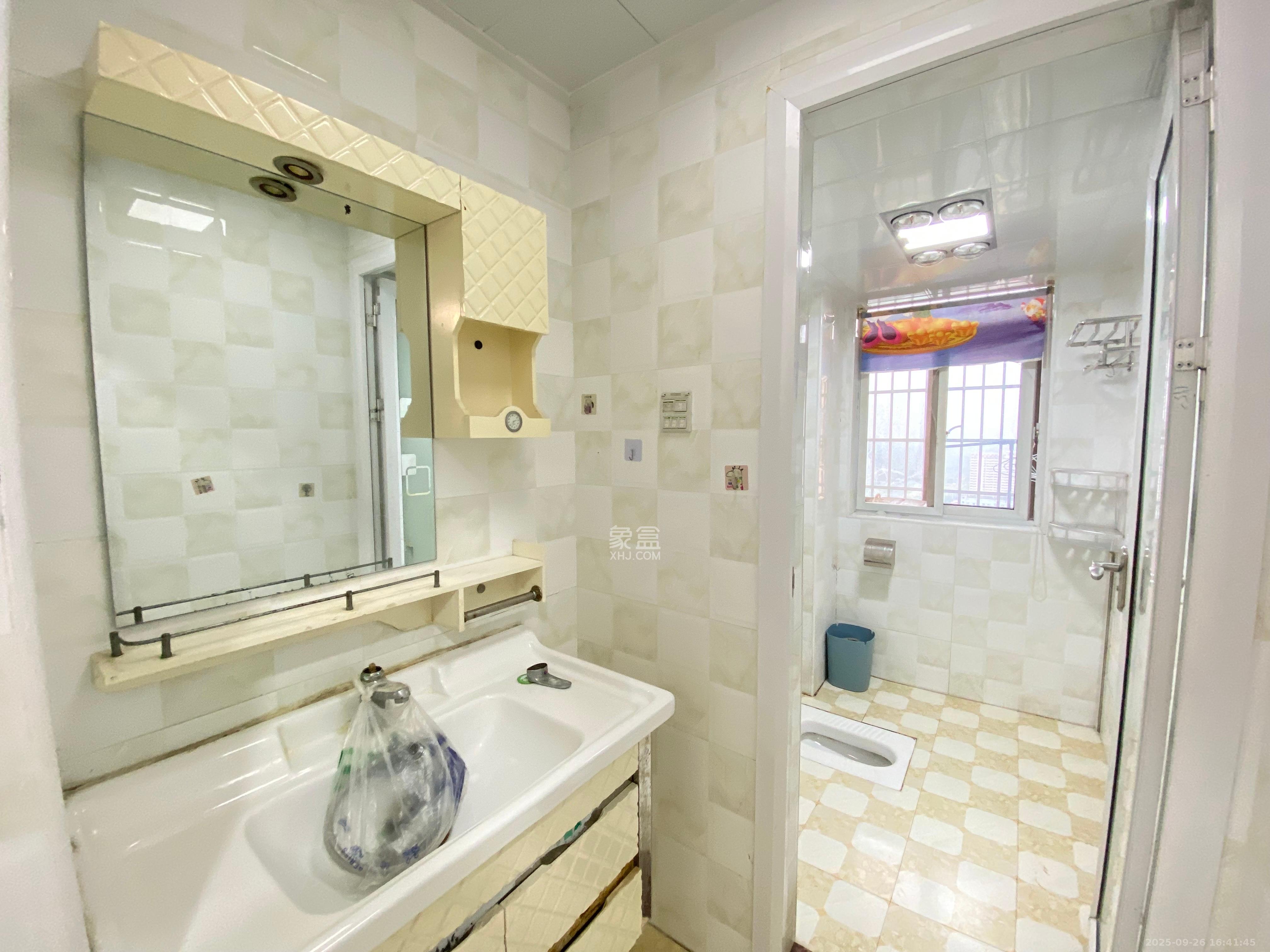 白田佳苑 3室2厅2卫 2000.0元/月 白田佳苑 3室2厅2卫 2000.0元/月室内图