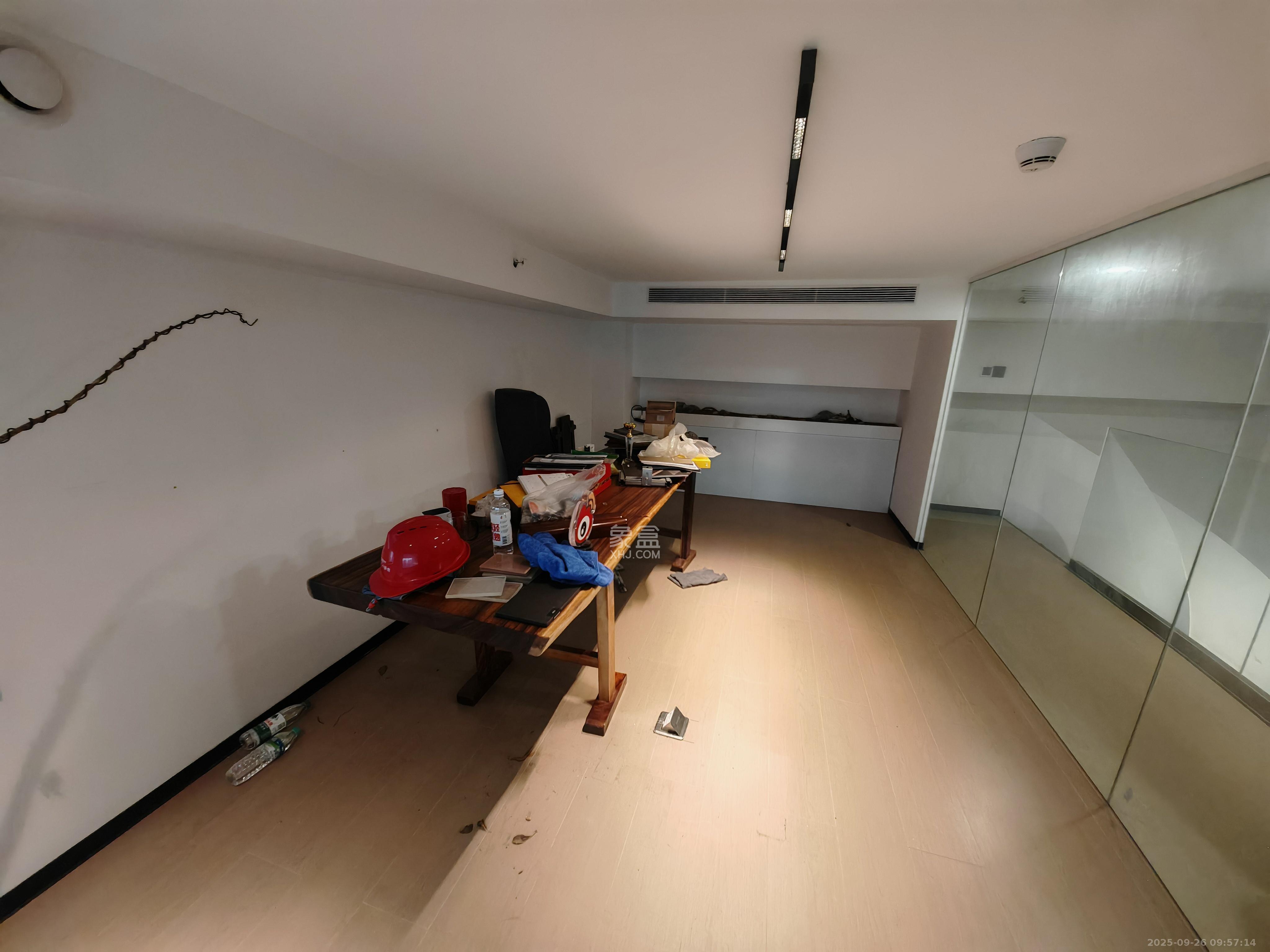 京武浪琴山三期(京武中心) 3室1厅1卫 14000.0元/月 京武浪琴山三期(京武中心) 3室1厅1卫 14000.0元/月室内图