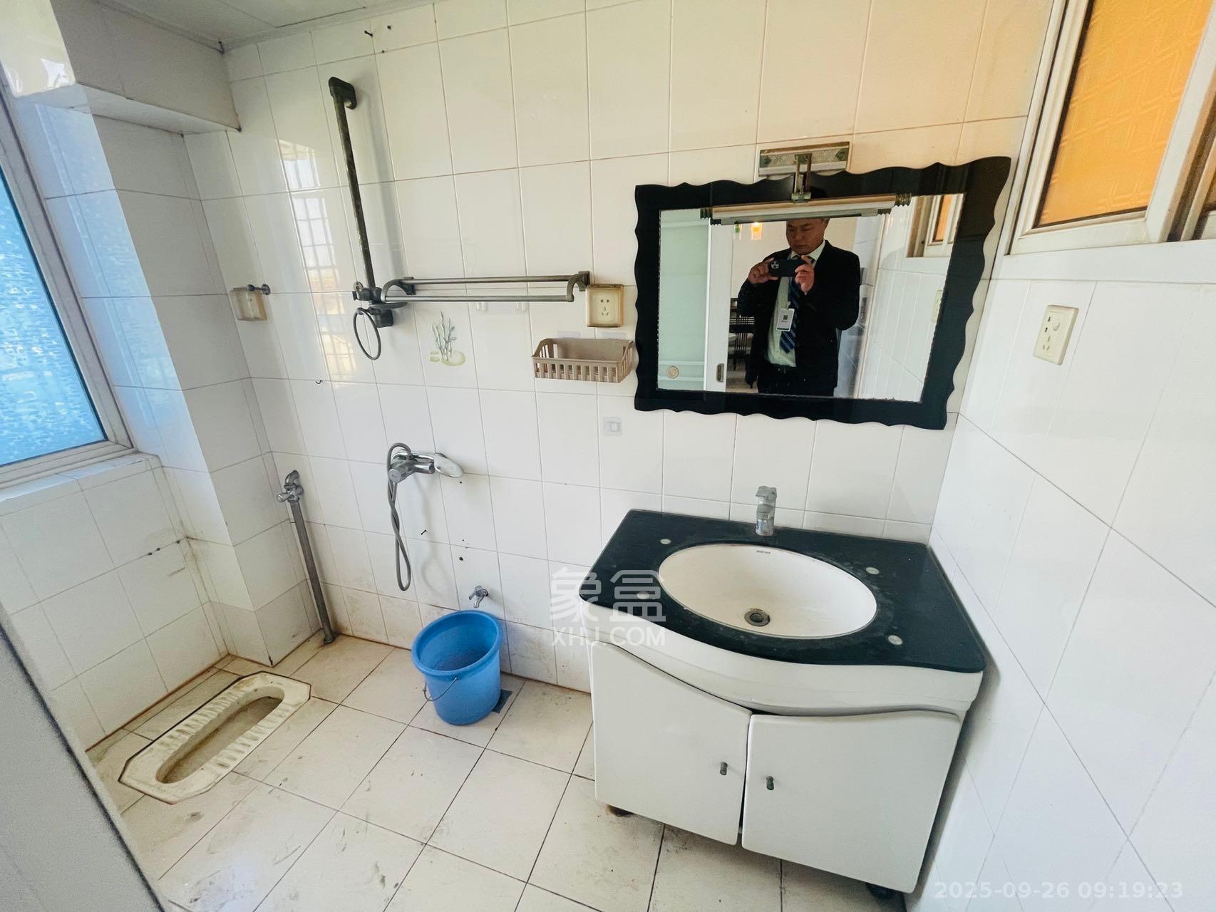 楚湘公寓  3室2厅1卫    2200.0元/月室内图