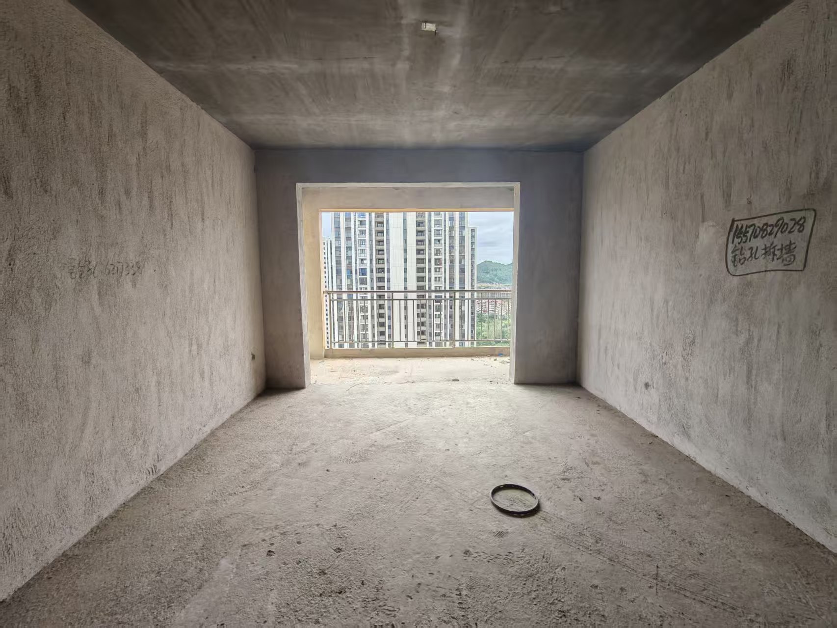 人济星城 3室2厅2卫 39.8万 人济星城 3室2厅2卫 39.8万客厅