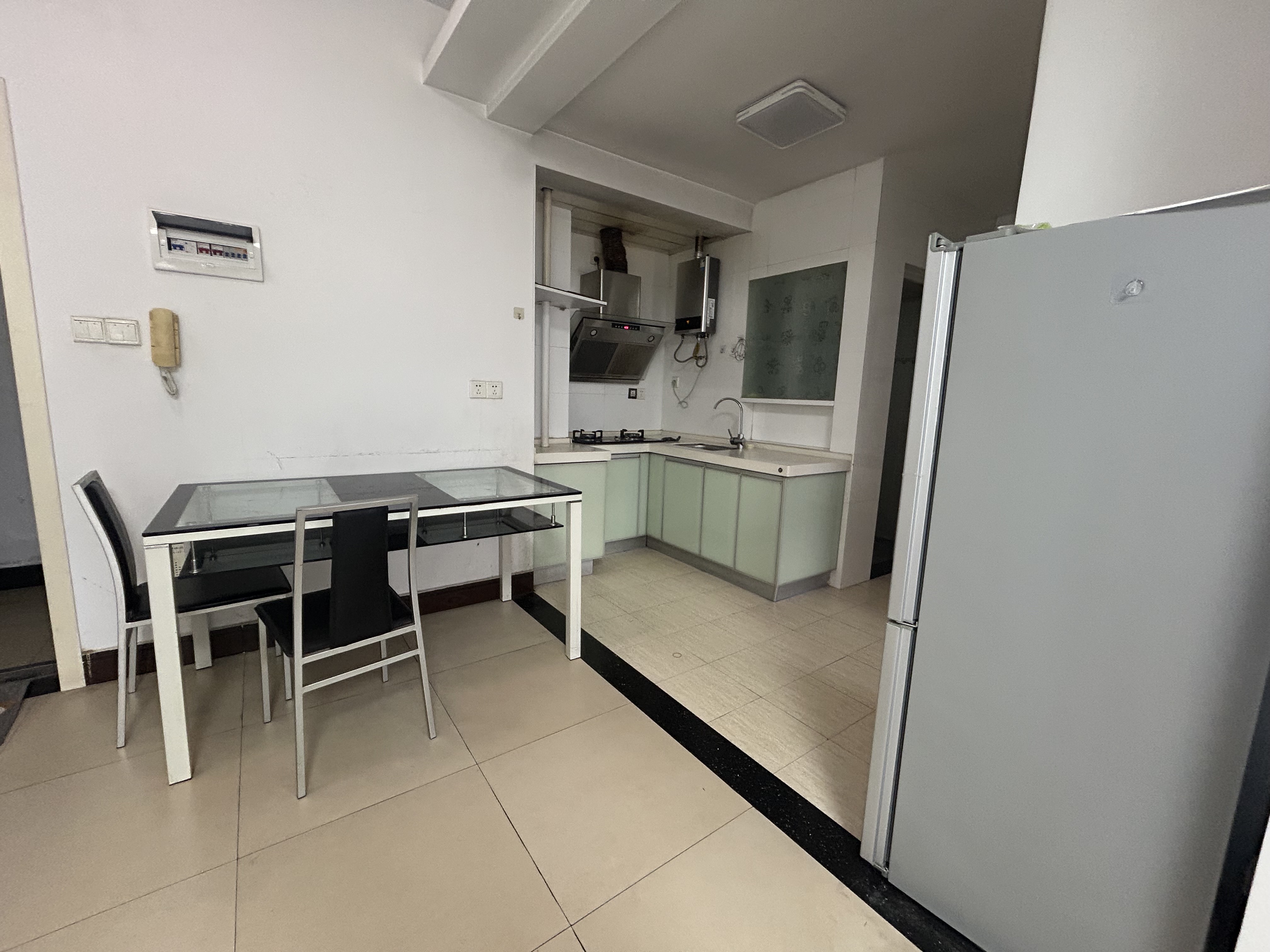 书香名邸一期 1室1厅1卫 1100.0元/月 书香名邸一期 1室1厅1卫 1100.0元/月室内图