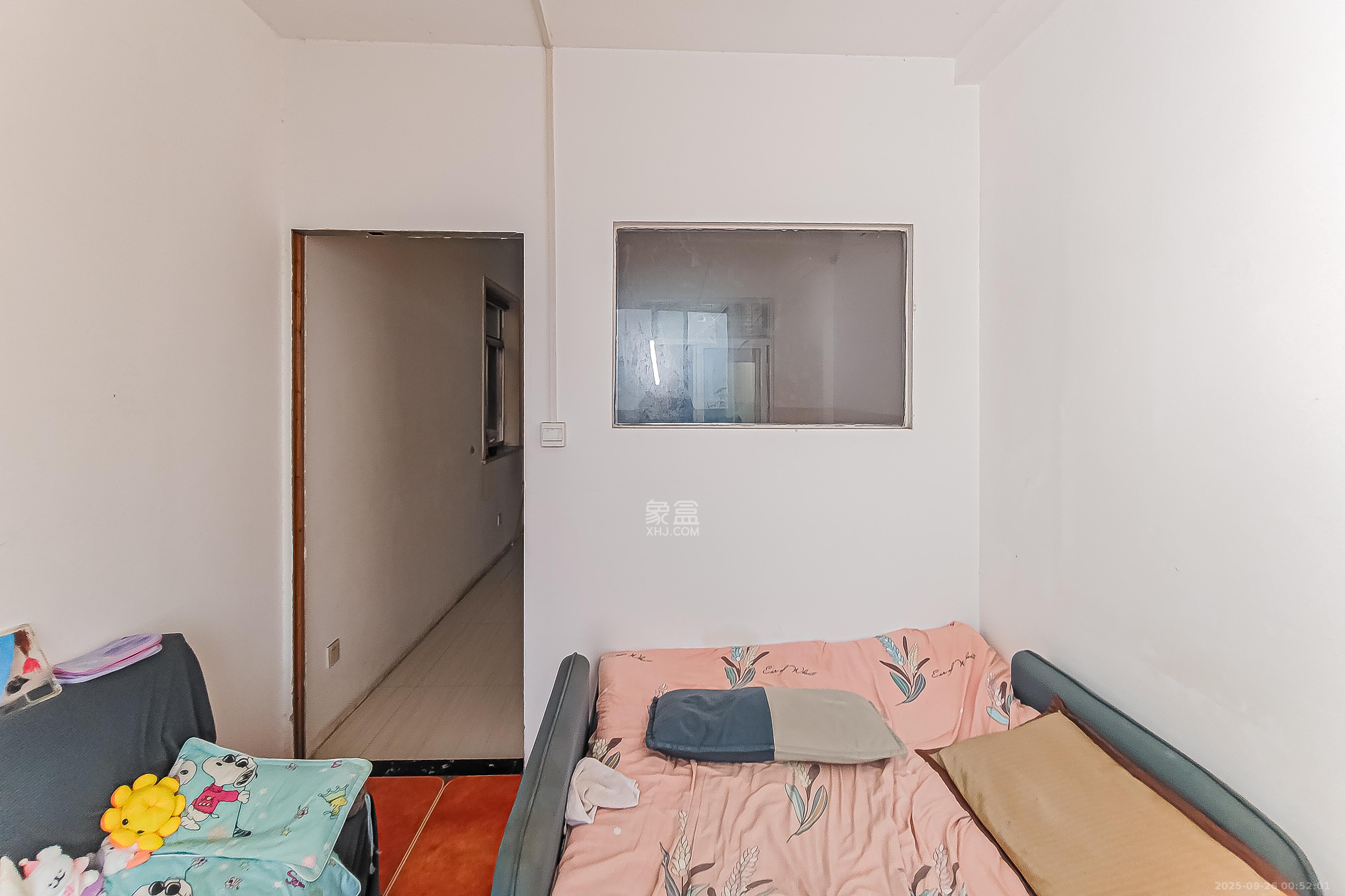 景泰雅苑（景江融城）  1室1厅1卫    32.8万卧室