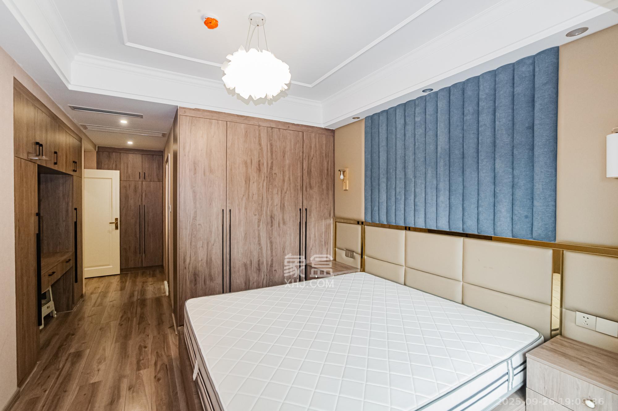 北辰定江洋  2室2厅2卫   235.00万卧室