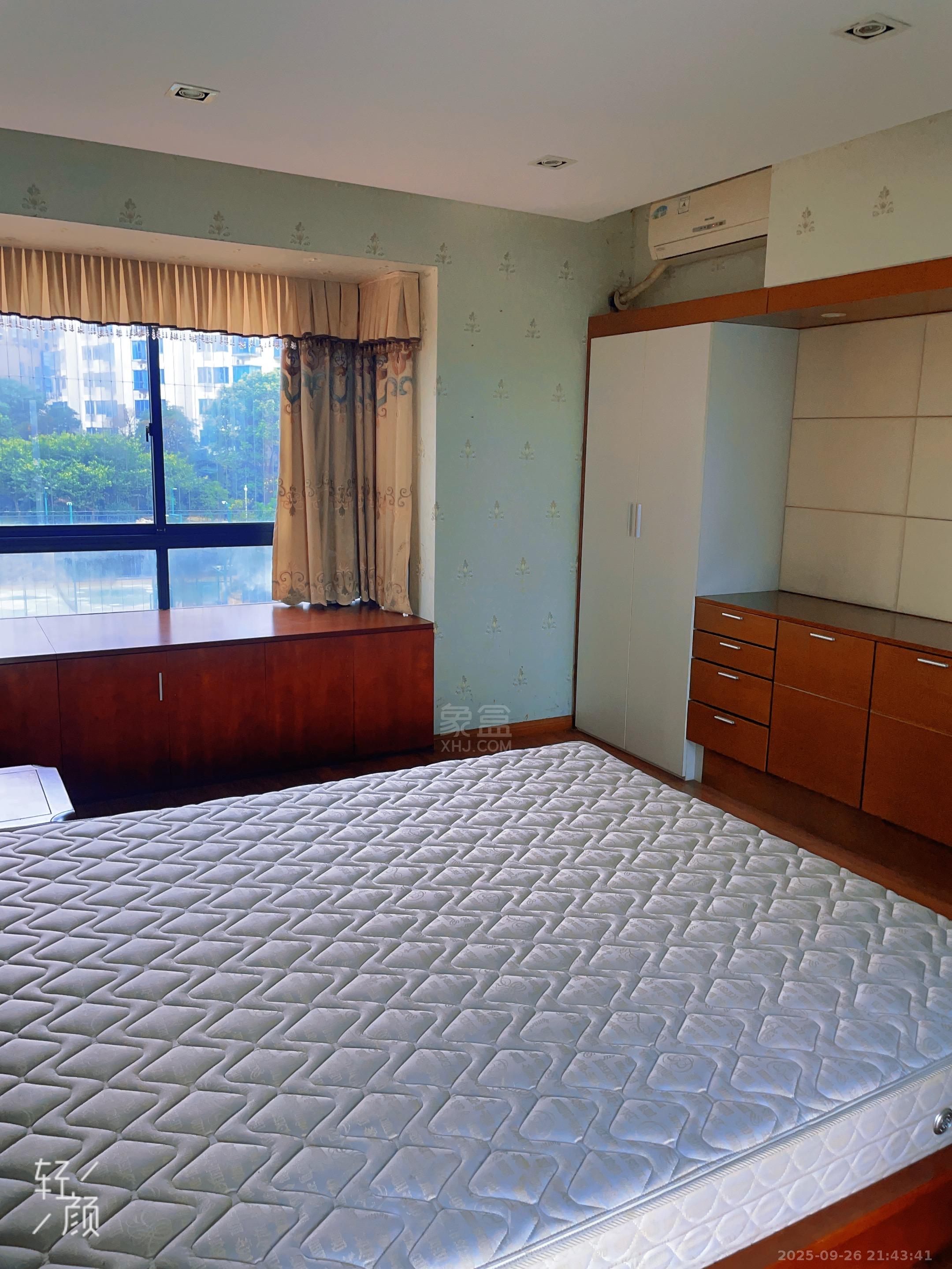 山水国际  4室2厅1卫    2500.0元/月室内图