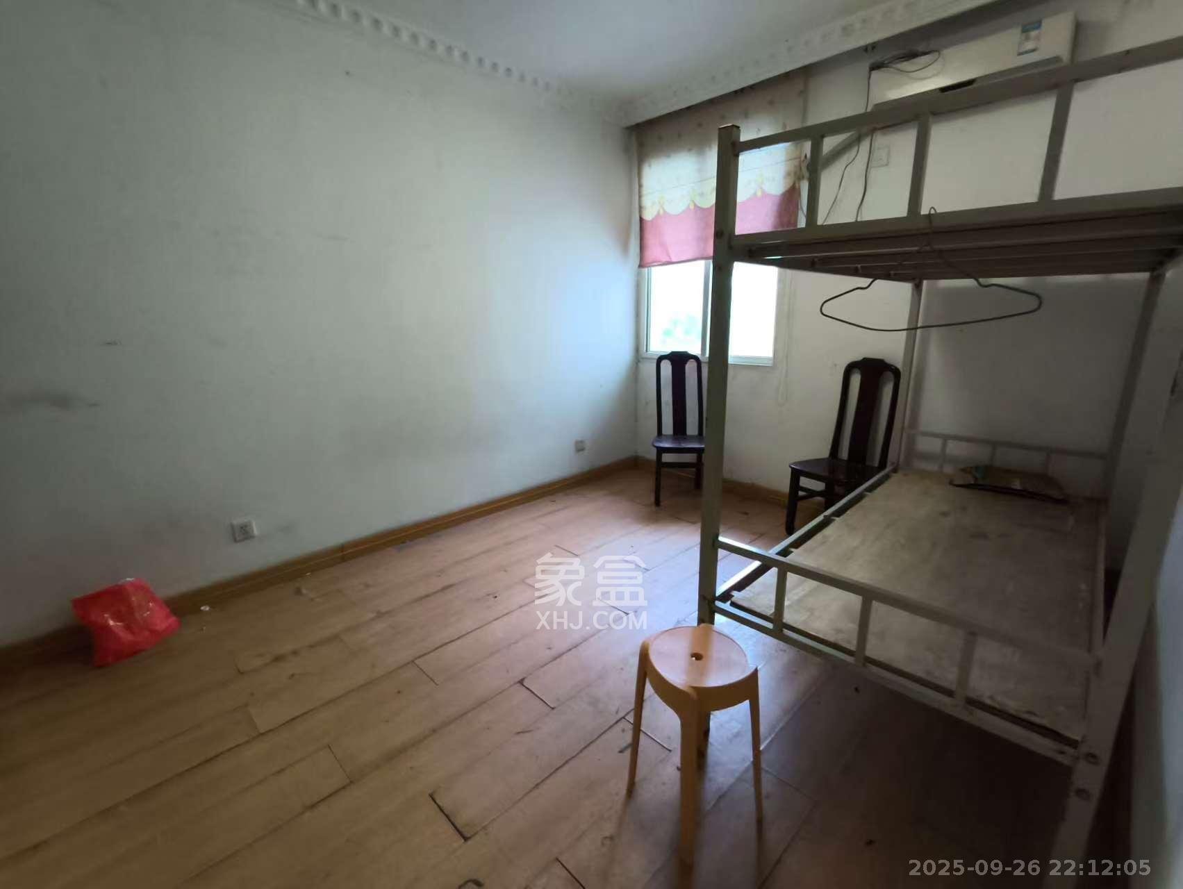 长钢社区(半边山宿舍区) 3室2厅1卫 1700.0元/月 长钢社区(半边山宿舍区) 3室2厅1卫 1700.0元/月室内图