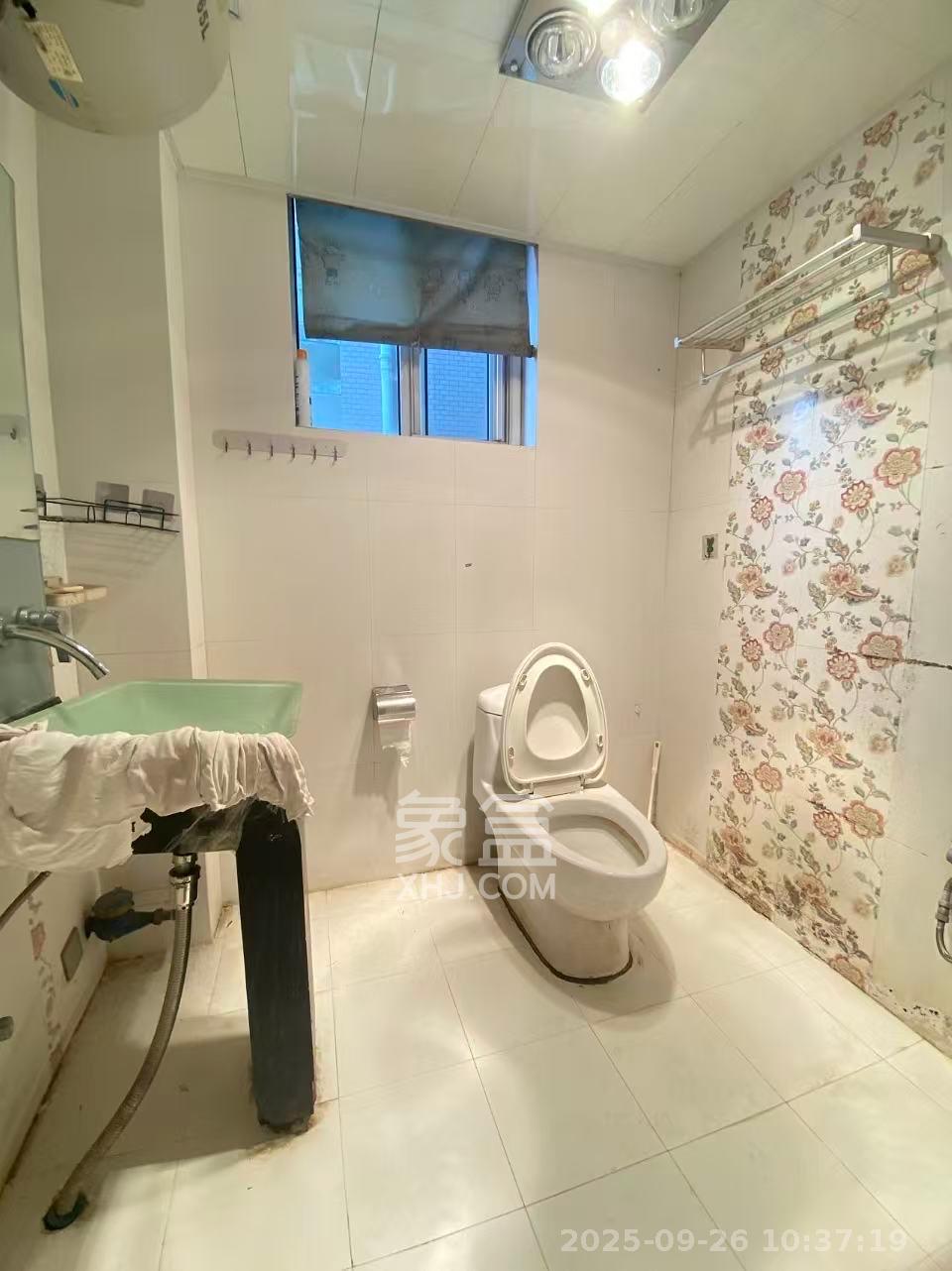 左岸春天  2室2厅1卫    2400.0元/月室内图