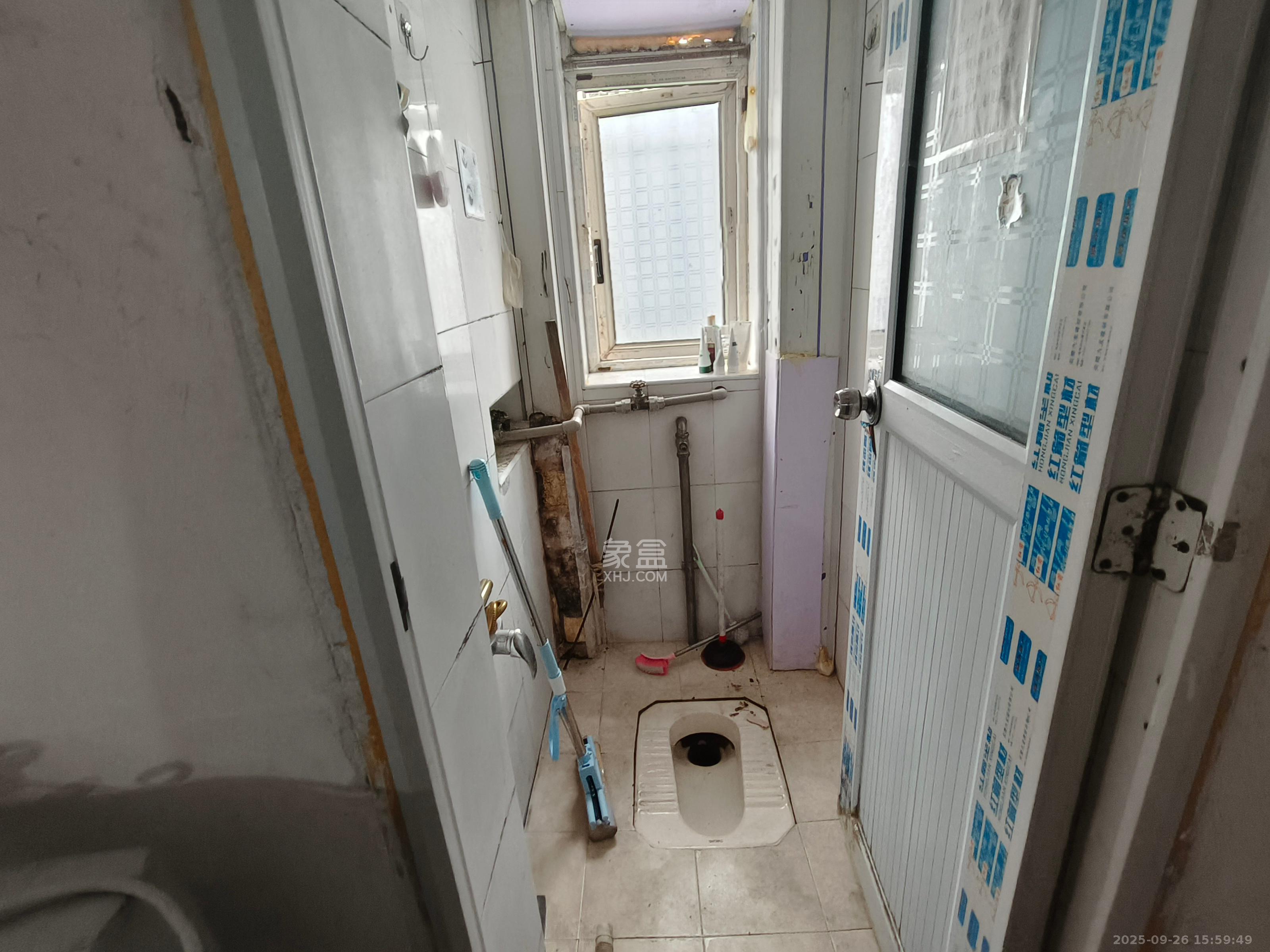 一步两搭桥  3室1厅1卫    1600.0元/月室内图